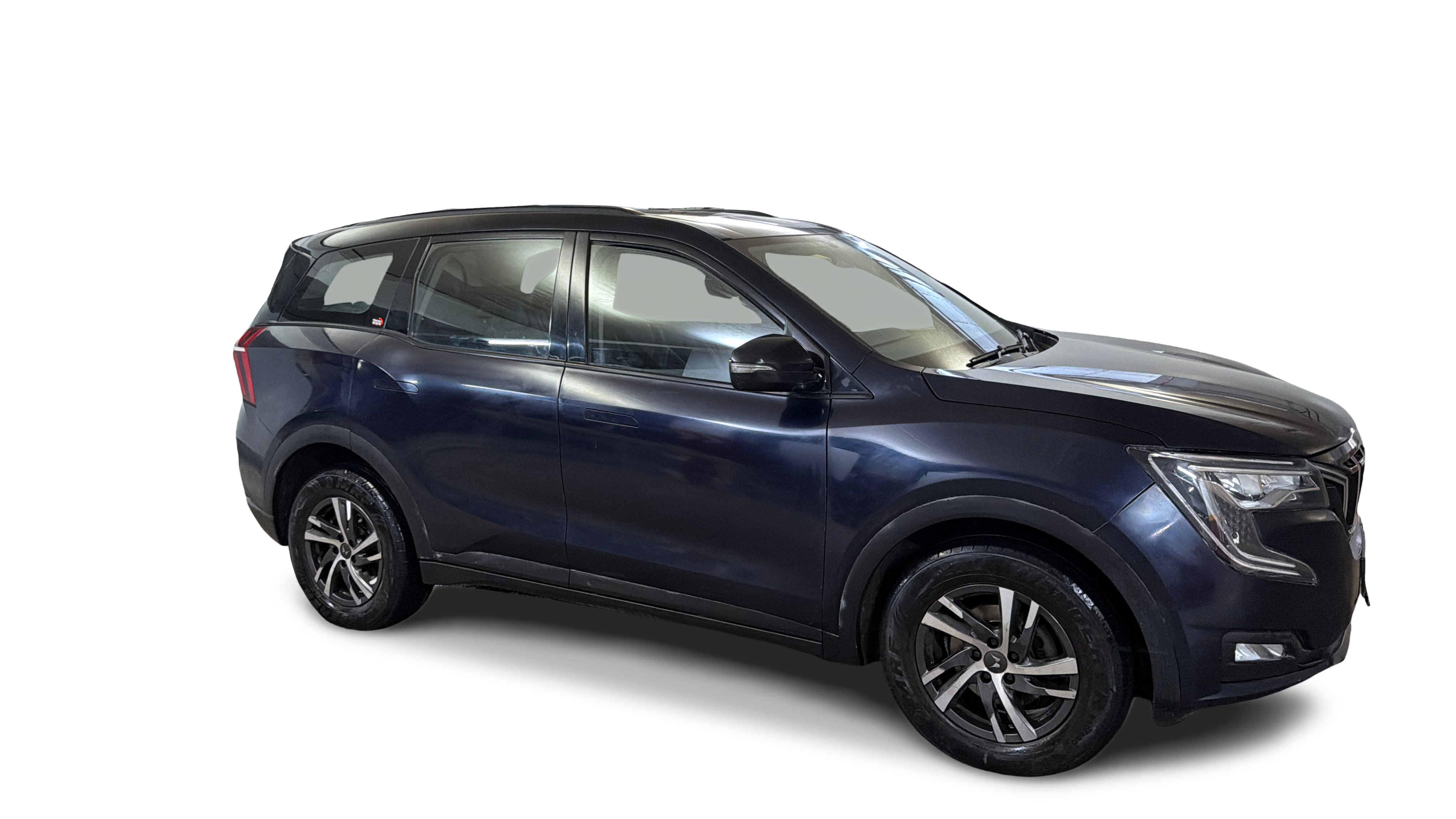 2023 Mahindra XUV700 - SUV - Petrol - Automatic - ₹14.30 lakh