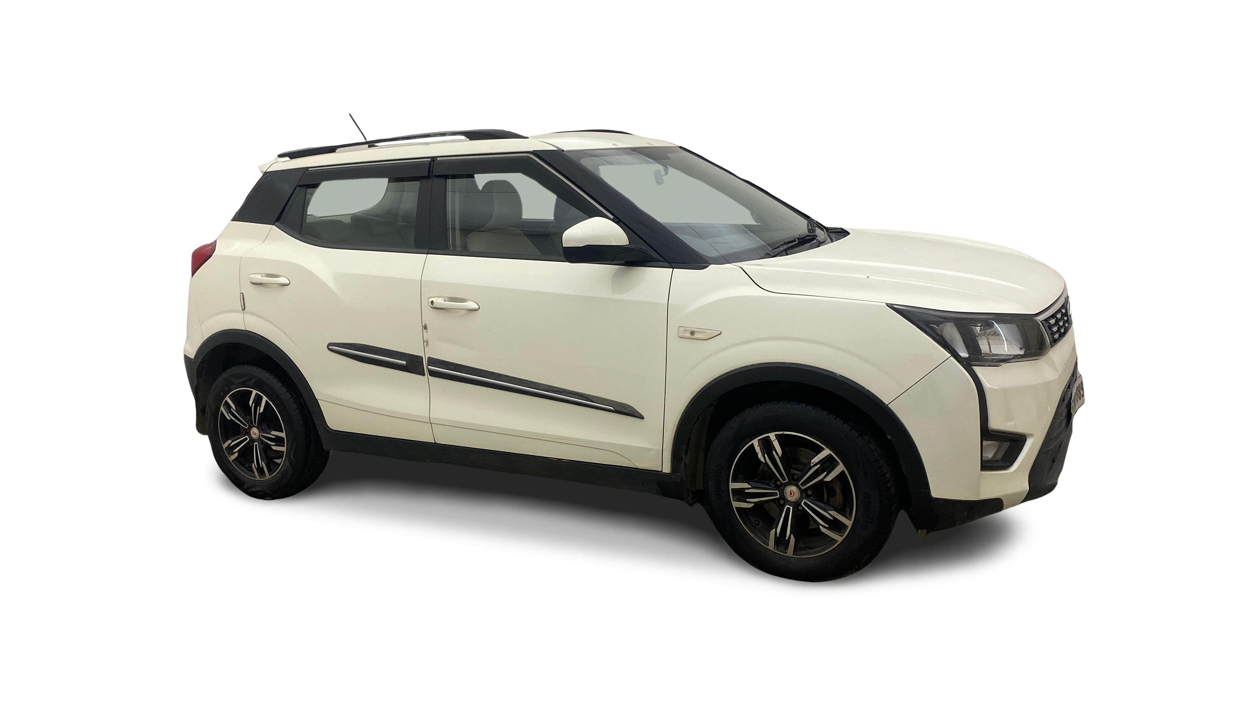 2021 Mahindra XUV300 - SUV - Diesel - Automatic - ₹7.23 lakh