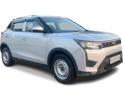 Mahindra XUV300-img