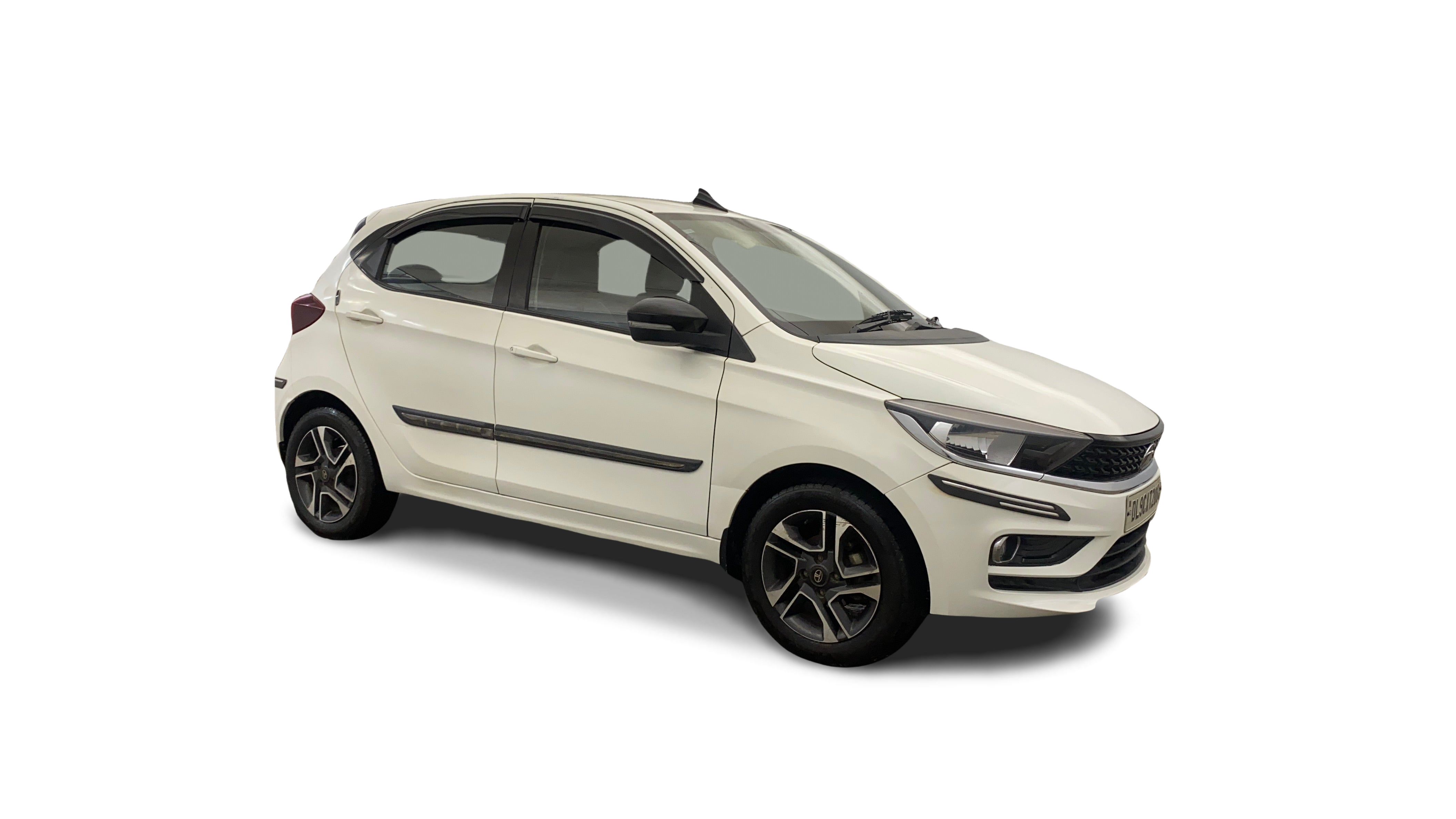 2020 Tata Tiago - Hatchback - CNG - Manual - ₹3.89 lakh