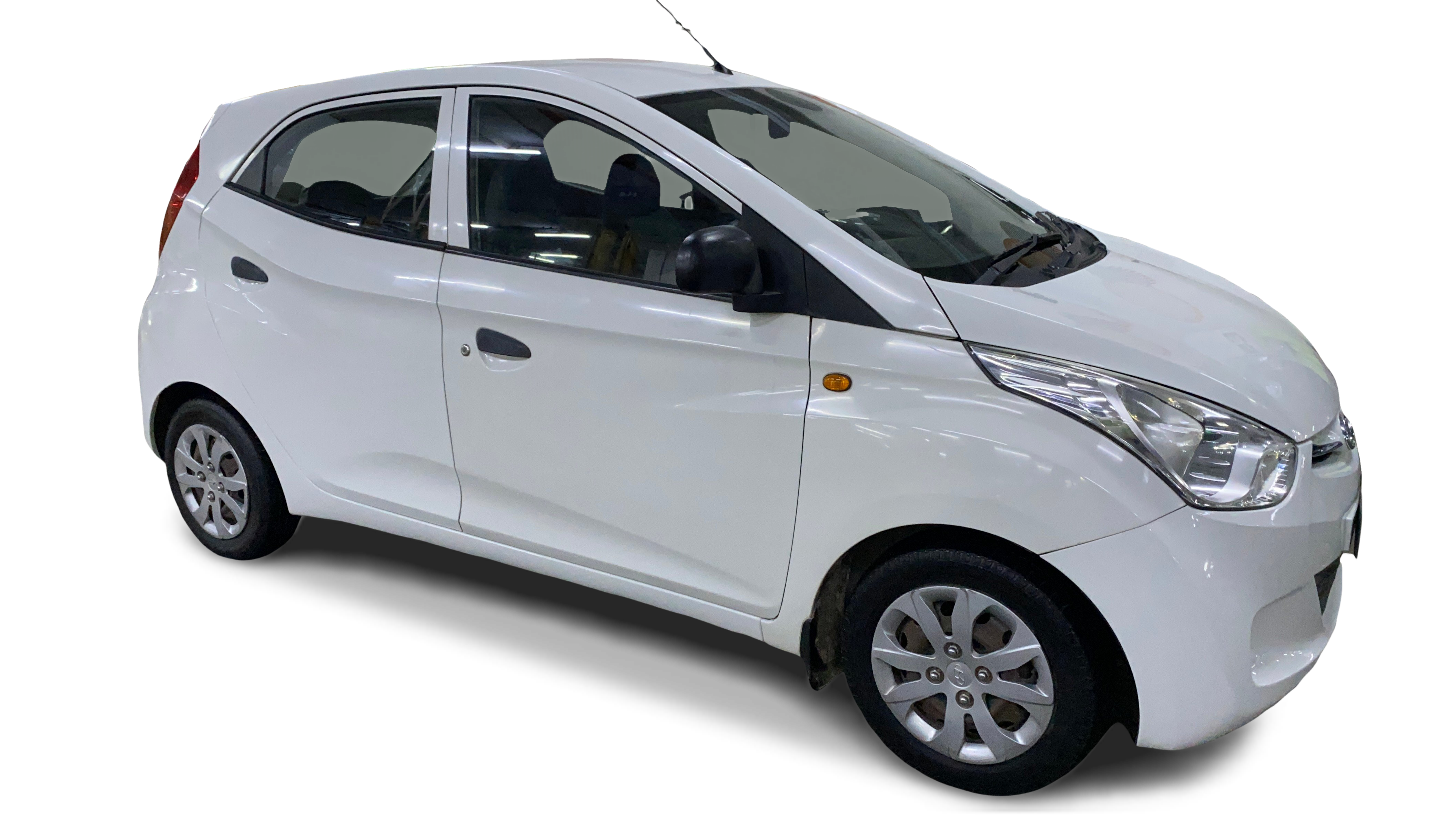 2016 Hyundai Eon - Hatchback - Petrol - Manual - ₹2.45 lakh