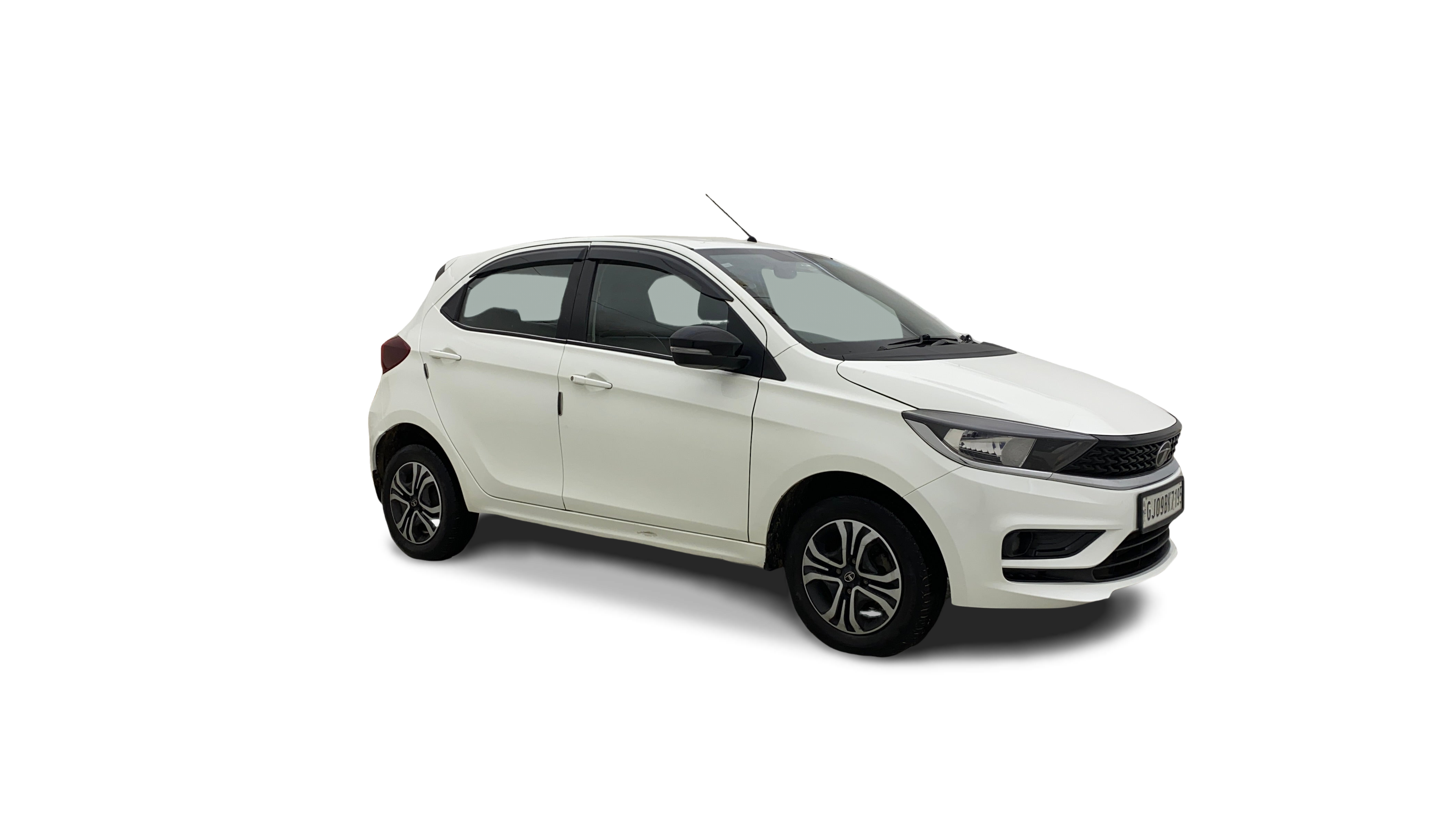 Tata Tiago-img