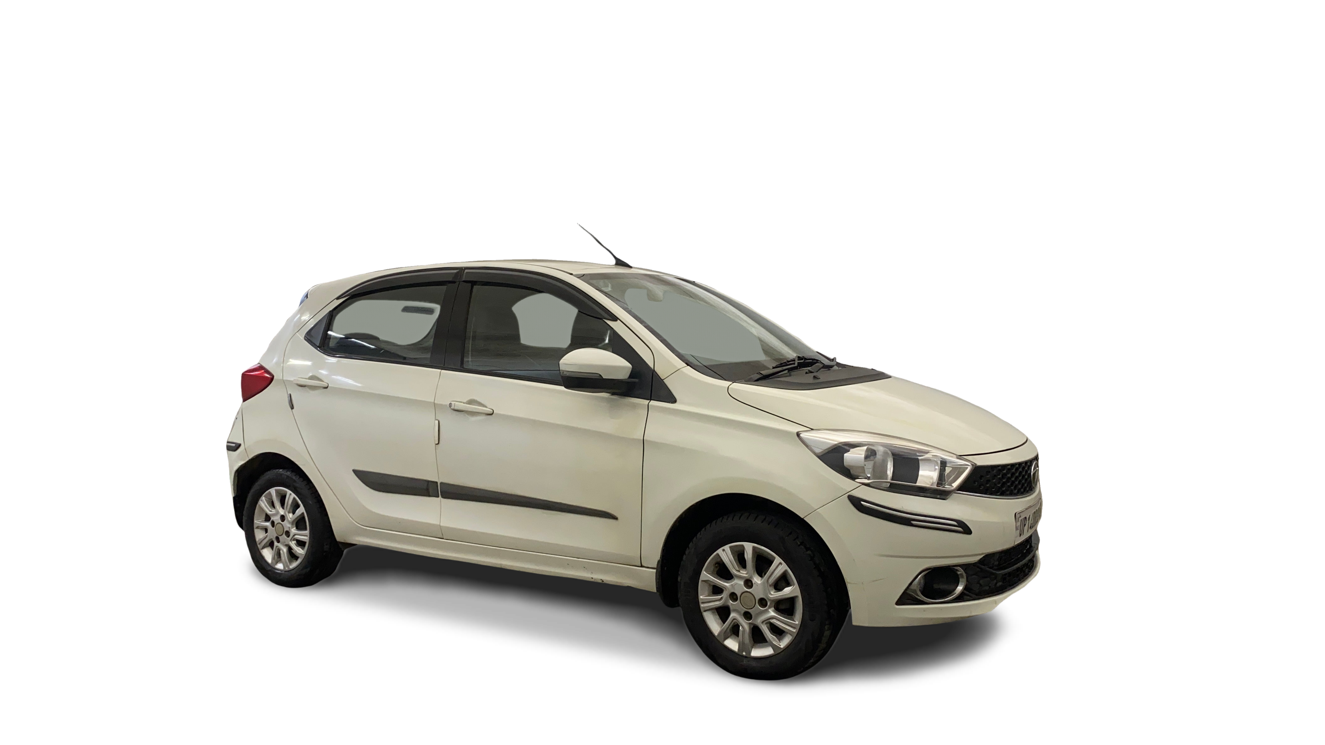 Tata Tiago-img