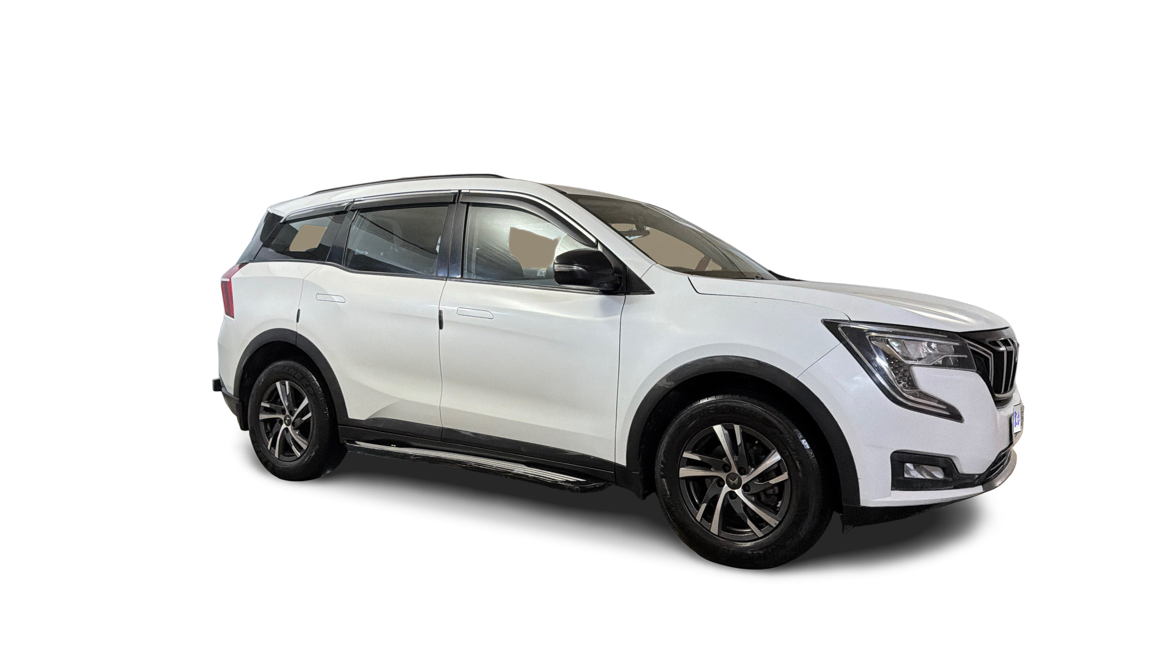 2022 Mahindra XUV700 - SUV - Petrol - Manual - ₹12.35 lakh