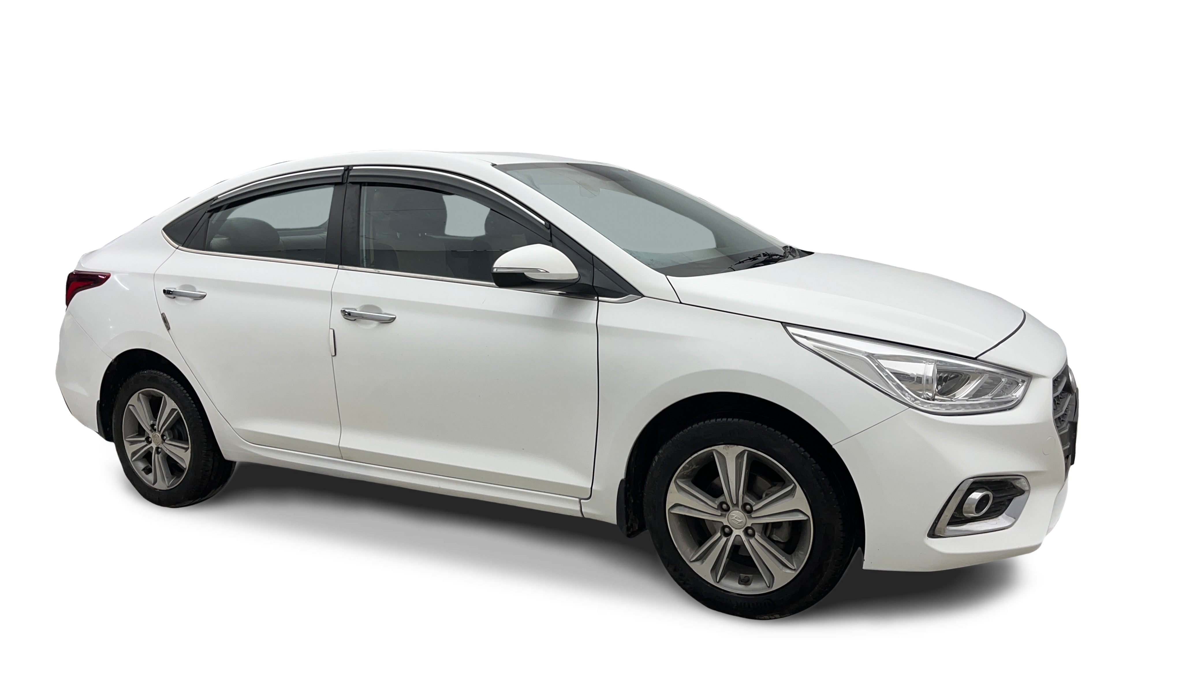 Hyundai Verna-img