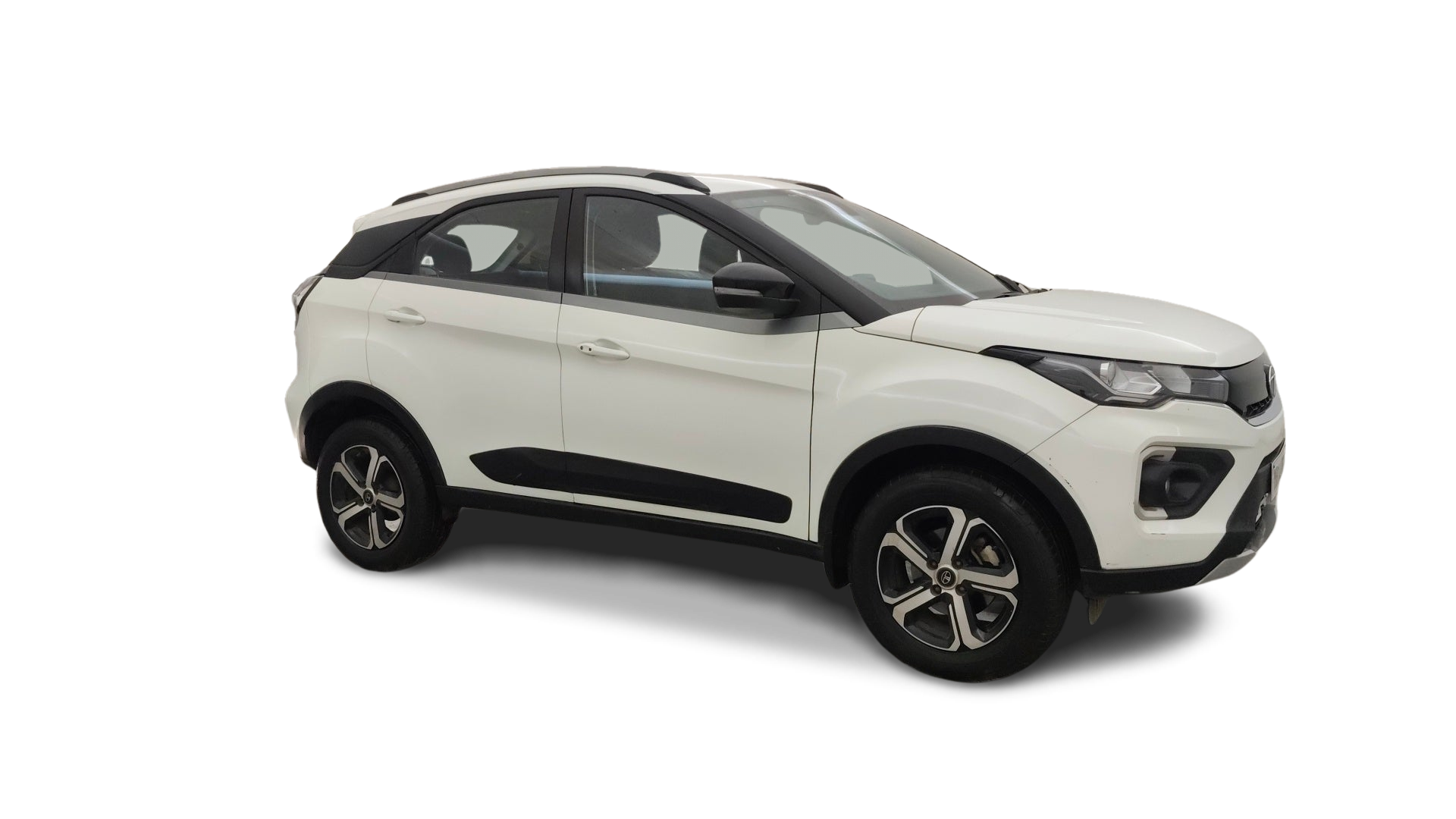 Tata NEXON-img