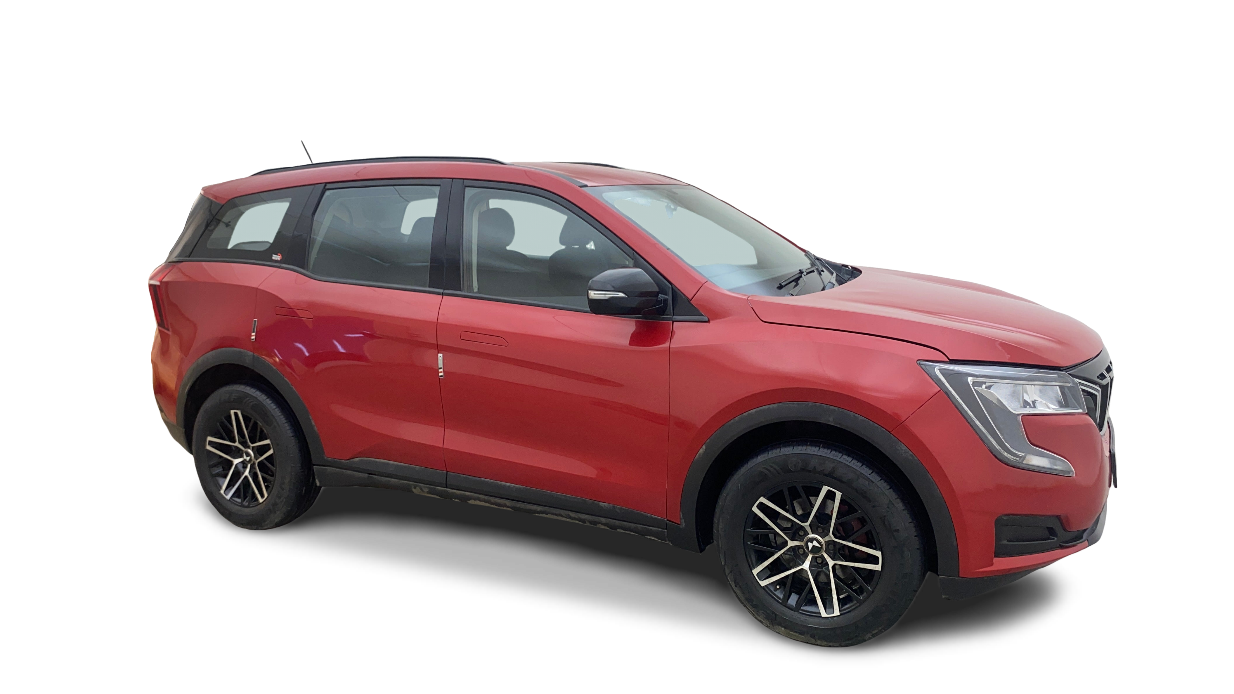 Mahindra XUV700-img
