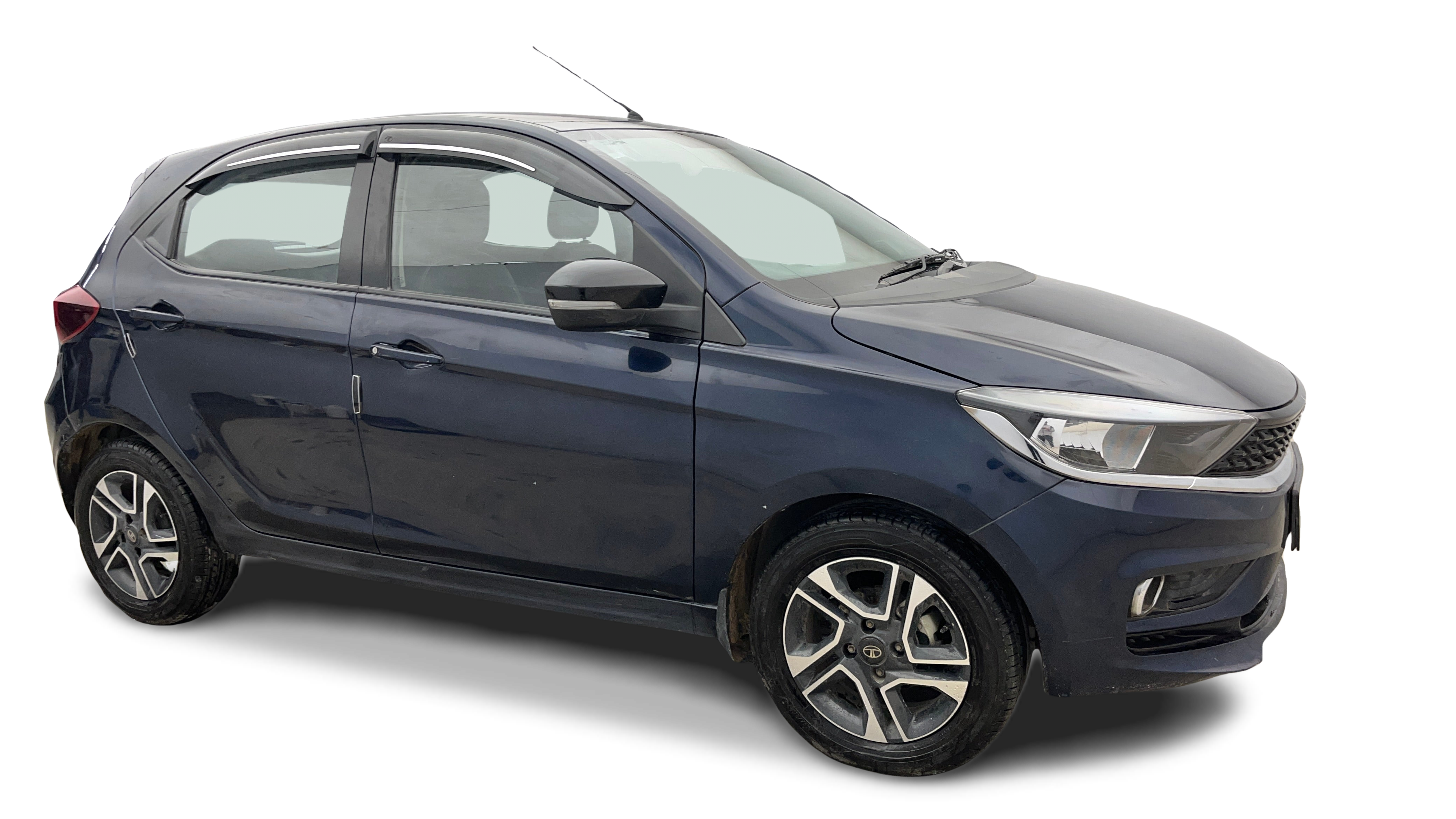 Tata Tiago-img