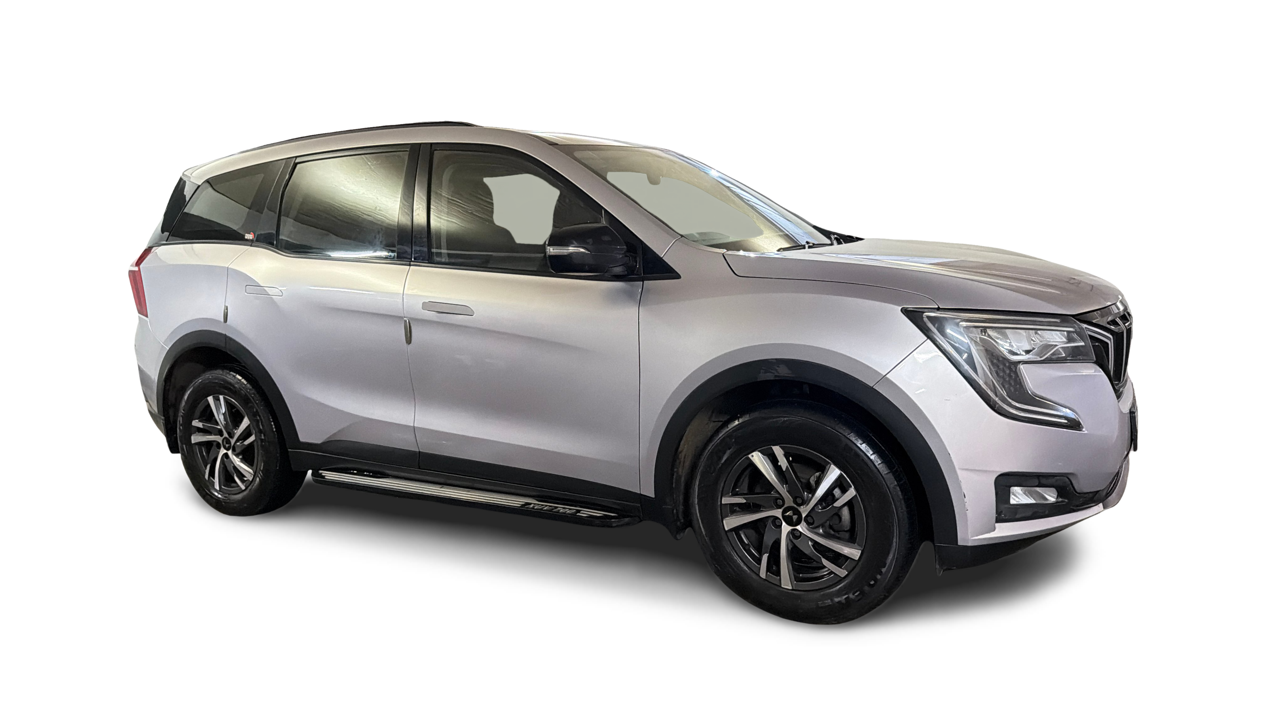 2025 Mahindra XUV700 - SUV - Petrol - Manual - ₹14.65 lakh
