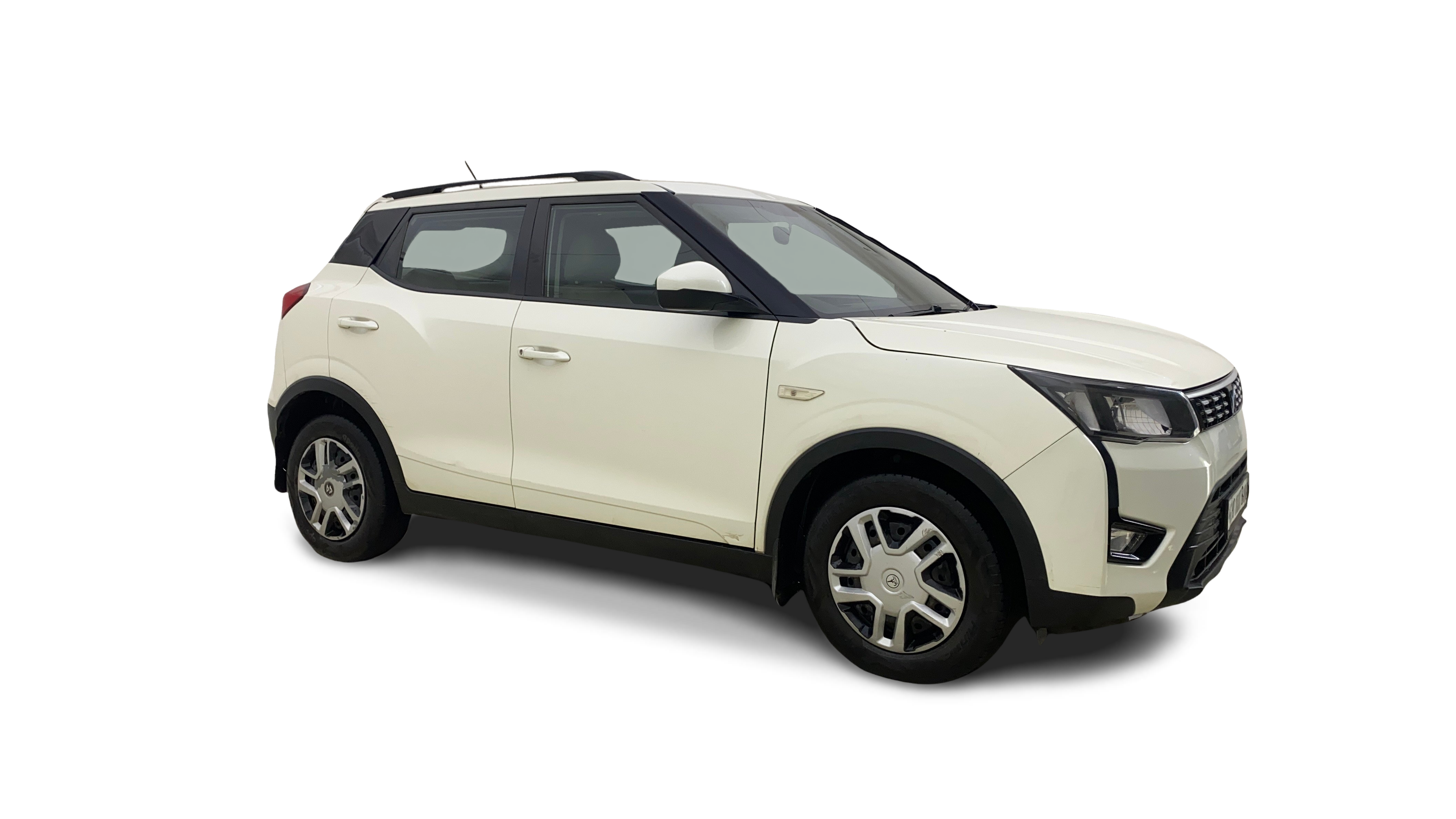 2023 Mahindra XUV300 - SUV - Diesel - Automatic - ₹8.03 lakh