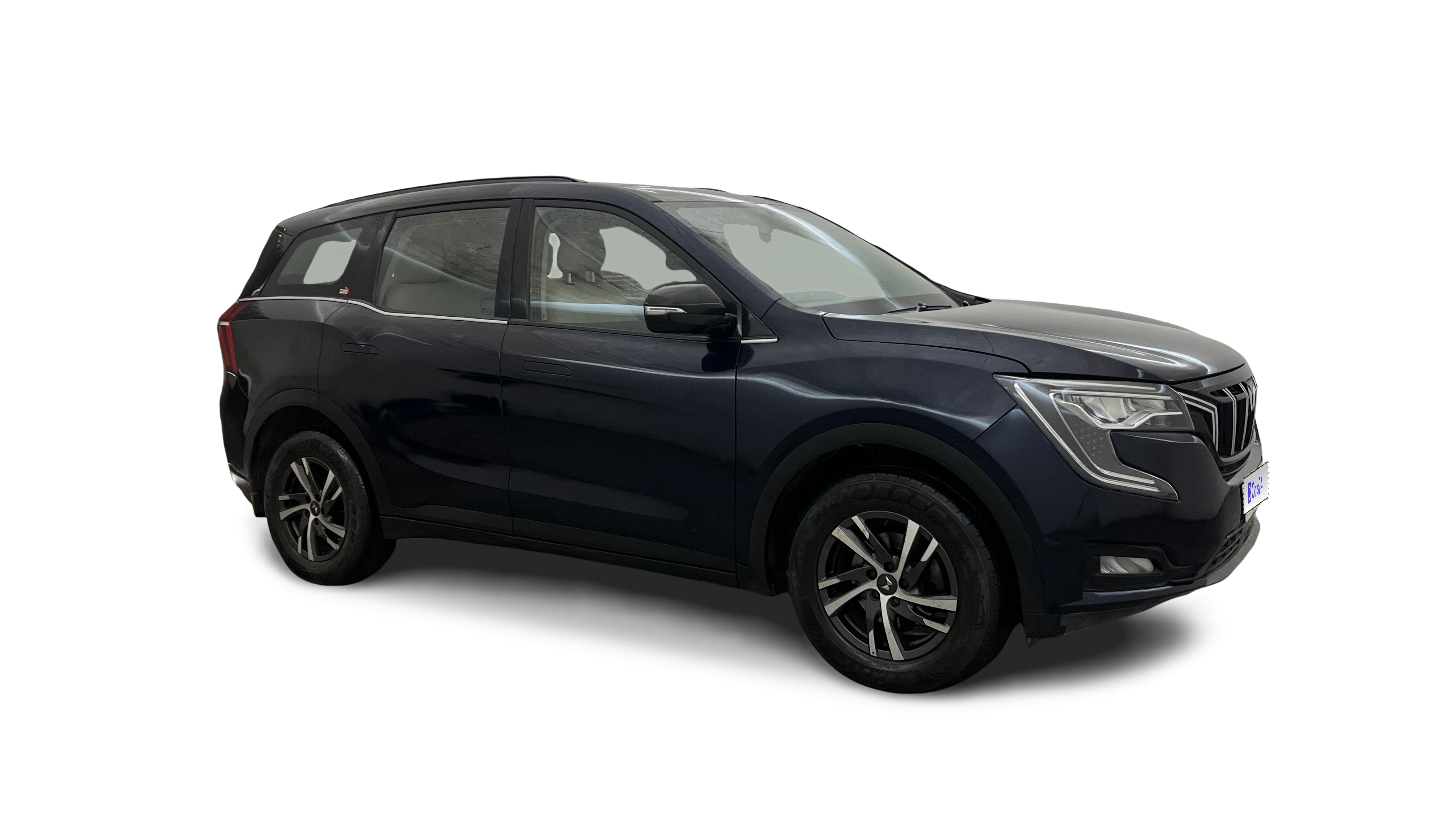 2022 Mahindra XUV700 - SUV - Petrol - Manual - ₹14.59 lakh