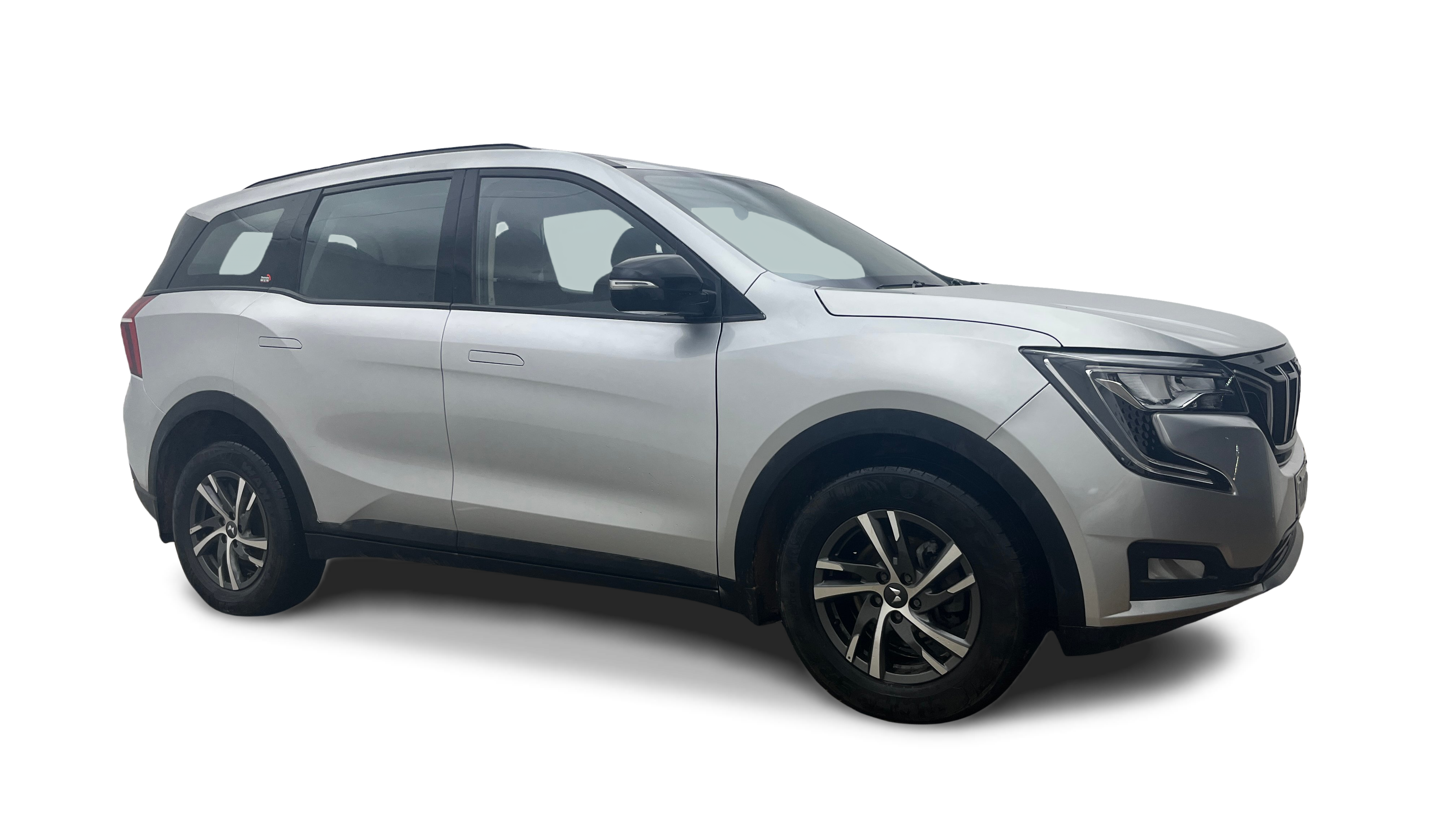 2022 Mahindra XUV700 - SUV - Petrol - Automatic - ₹14.95 lakh