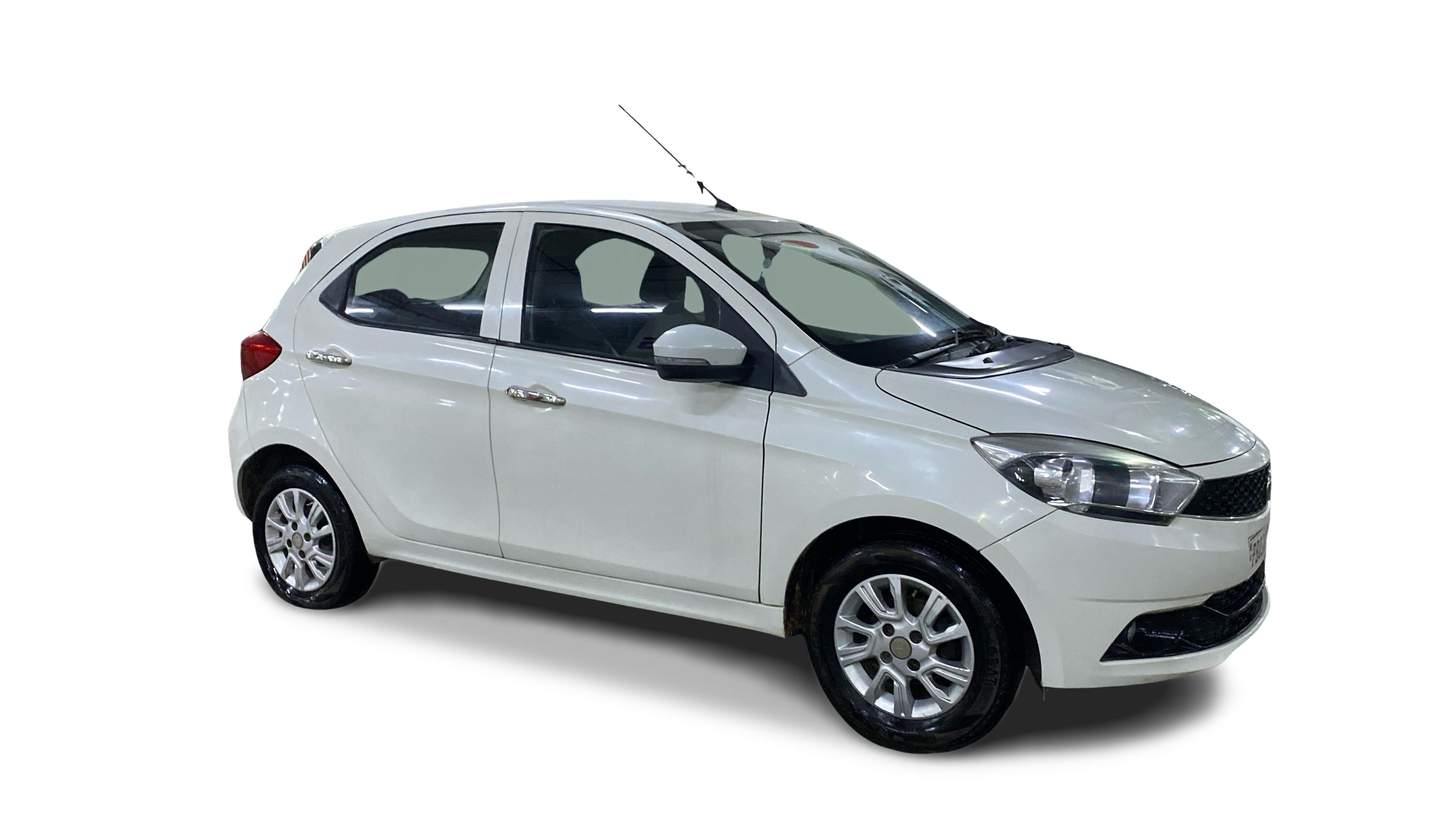 2018 Tata Tiago - Hatchback - Petrol - Automatic - ₹4.05 lakh
