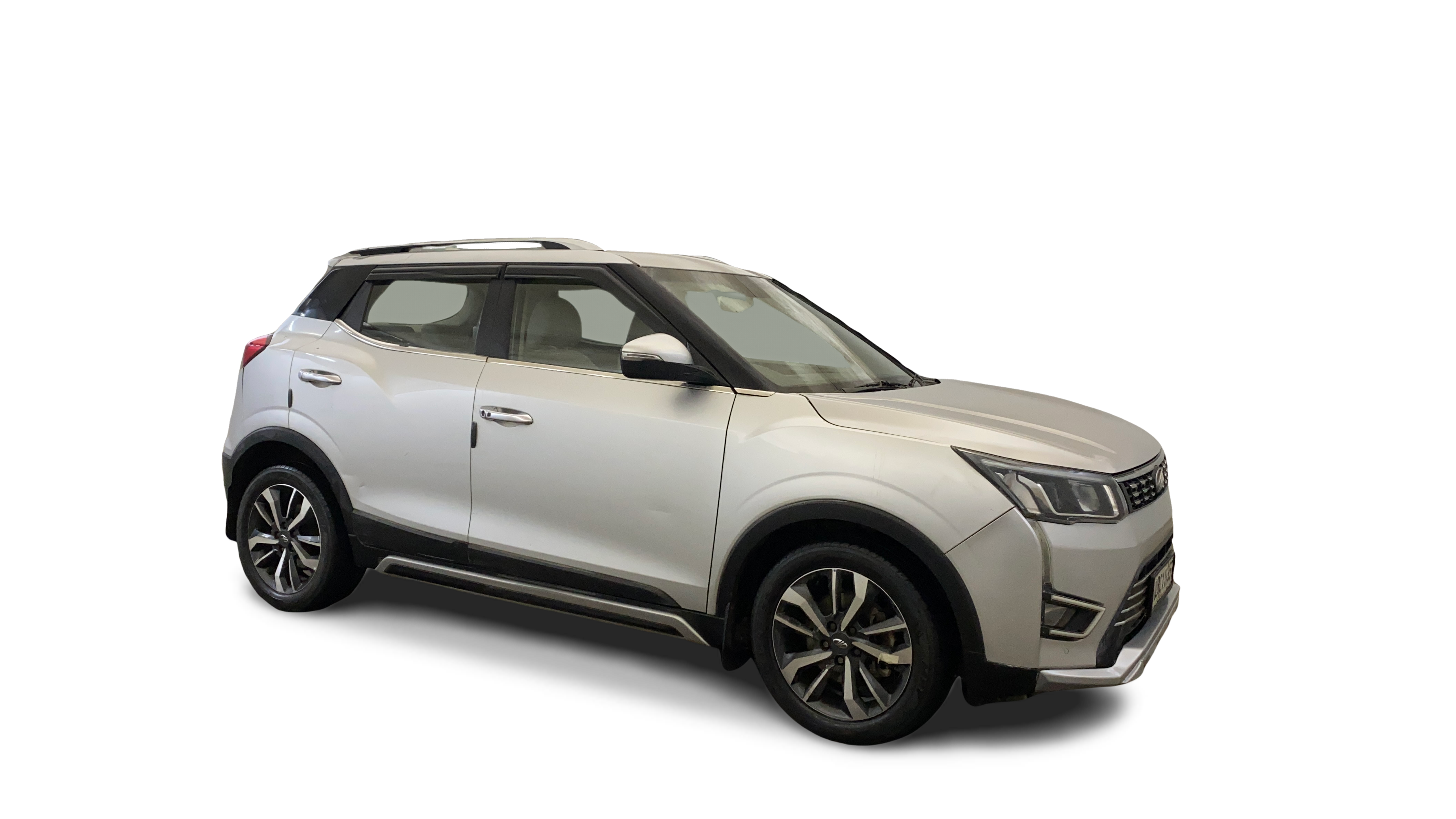 2019 Mahindra XUV300 - SUV - Petrol - Manual - ₹5.30 lakh