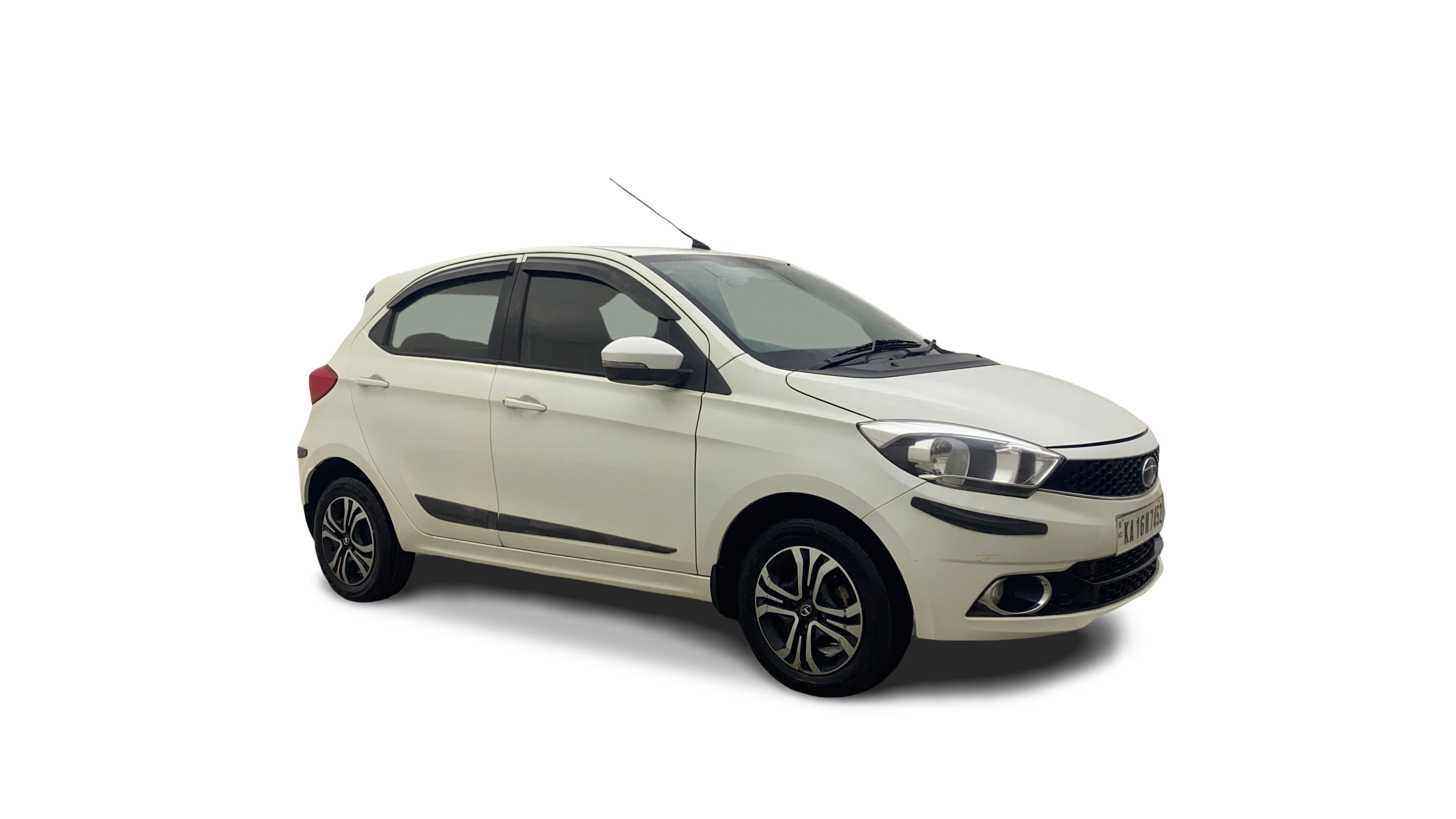 Tata Tiago-img