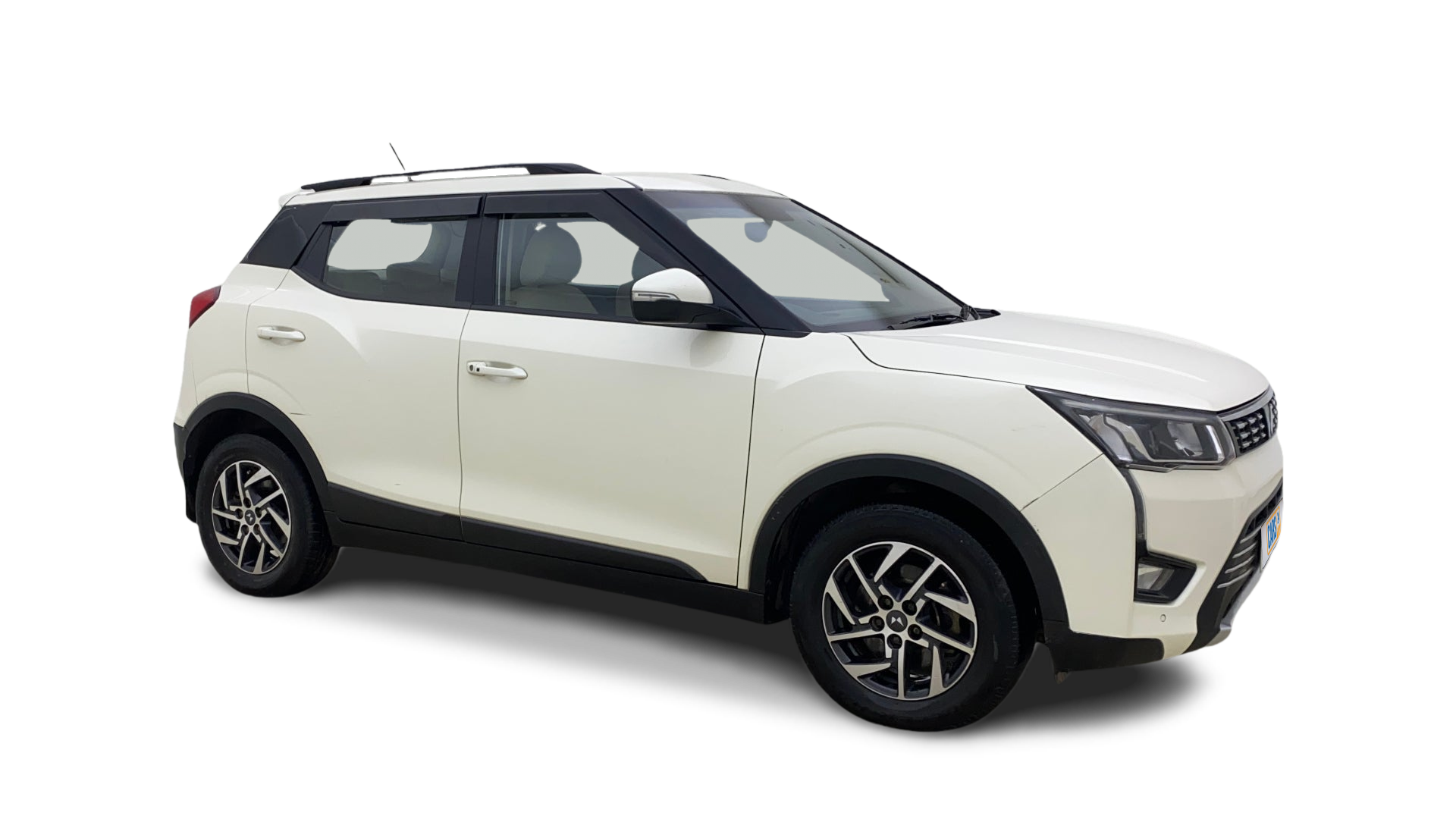 2023 Mahindra XUV300 - SUV - Diesel - Automatic - ₹8.38 lakh