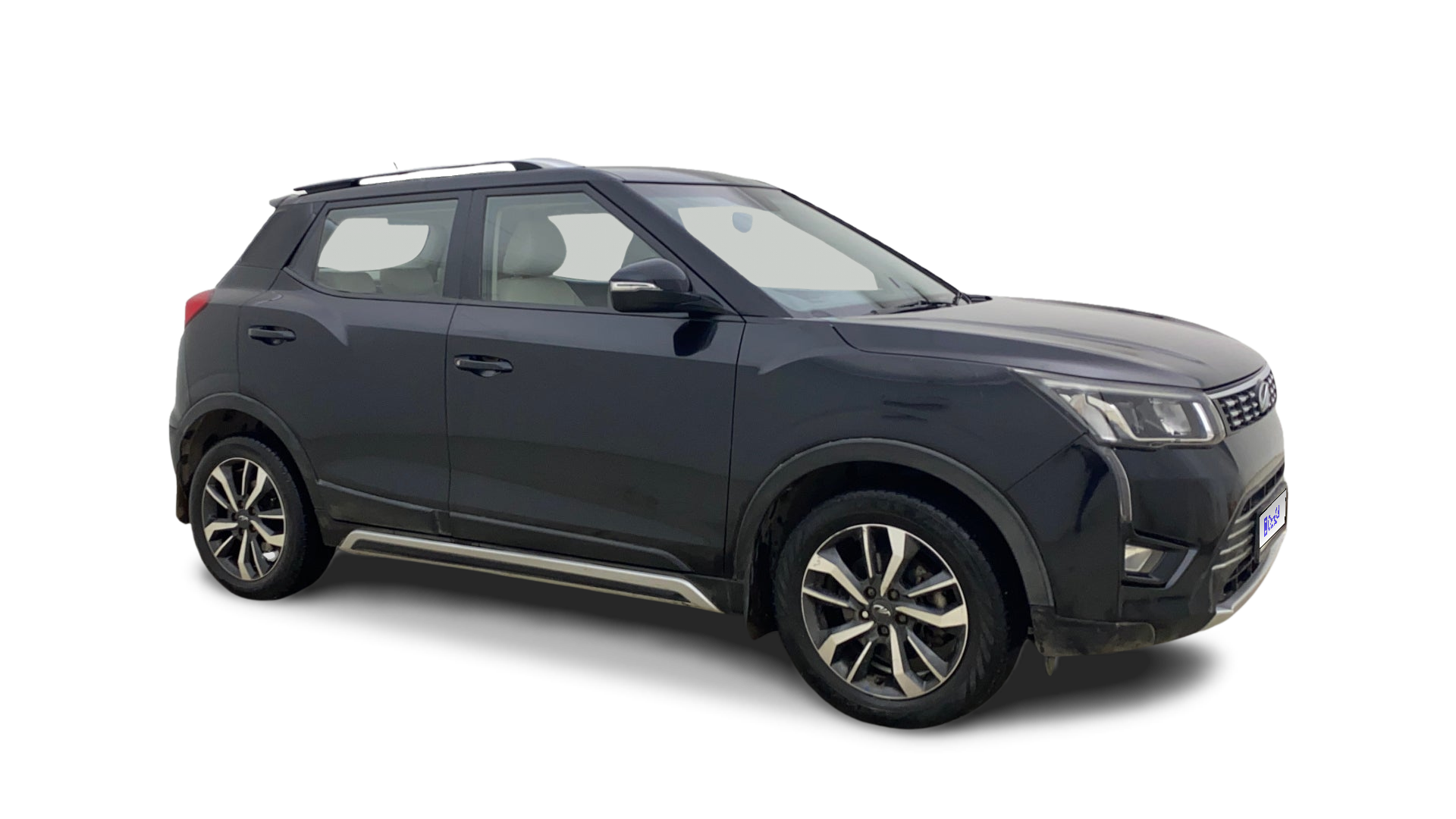 Mahindra XUV300-img