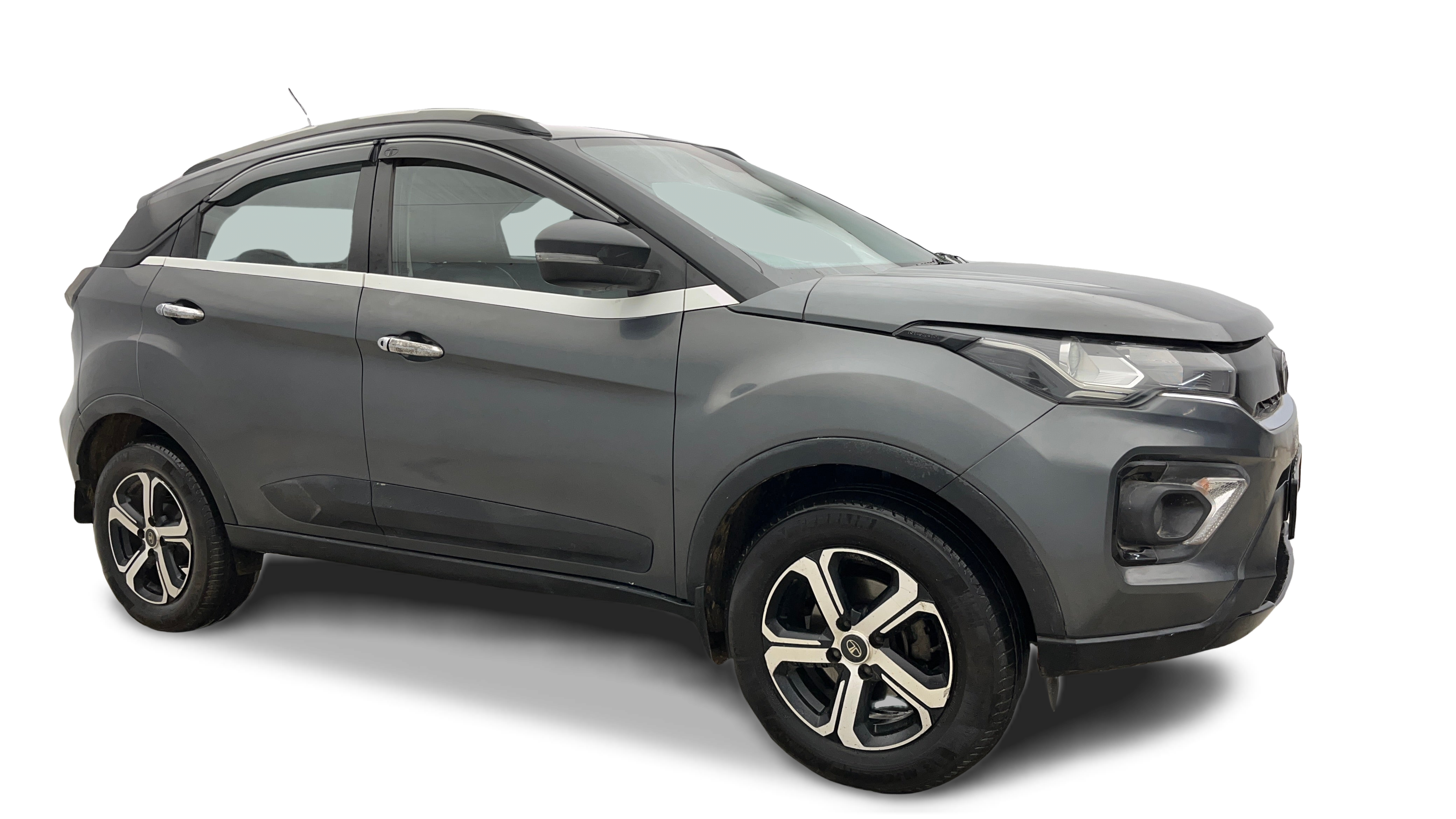 Tata NEXON-img