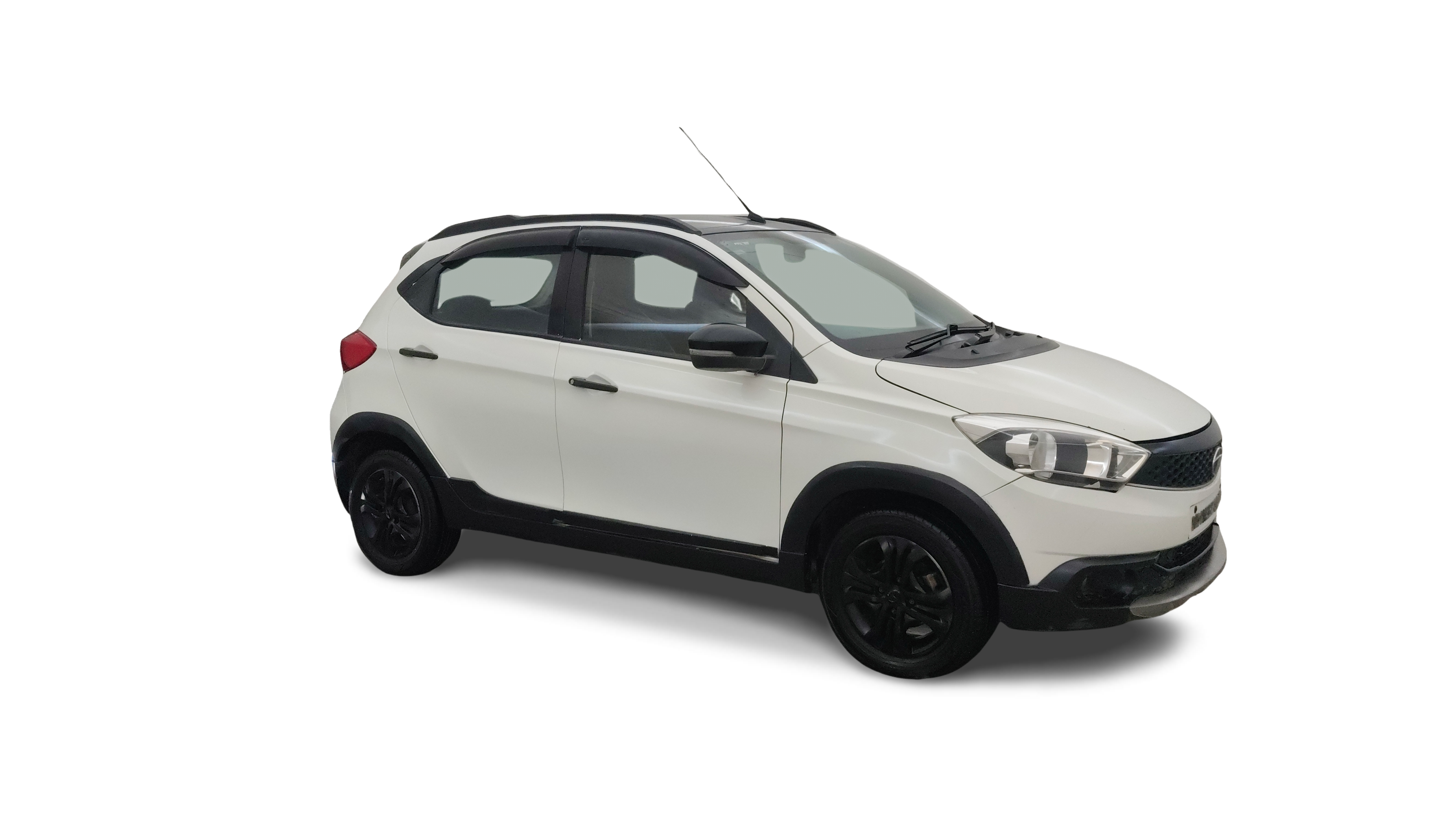 2018 Tata TIAGO NRG - Hatchback - Diesel - Manual - ₹3.89 lakh