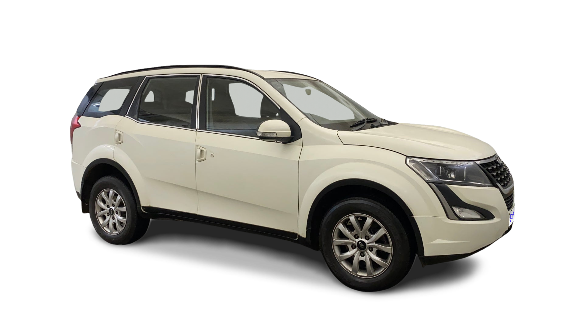 Mahindra XUV500-img