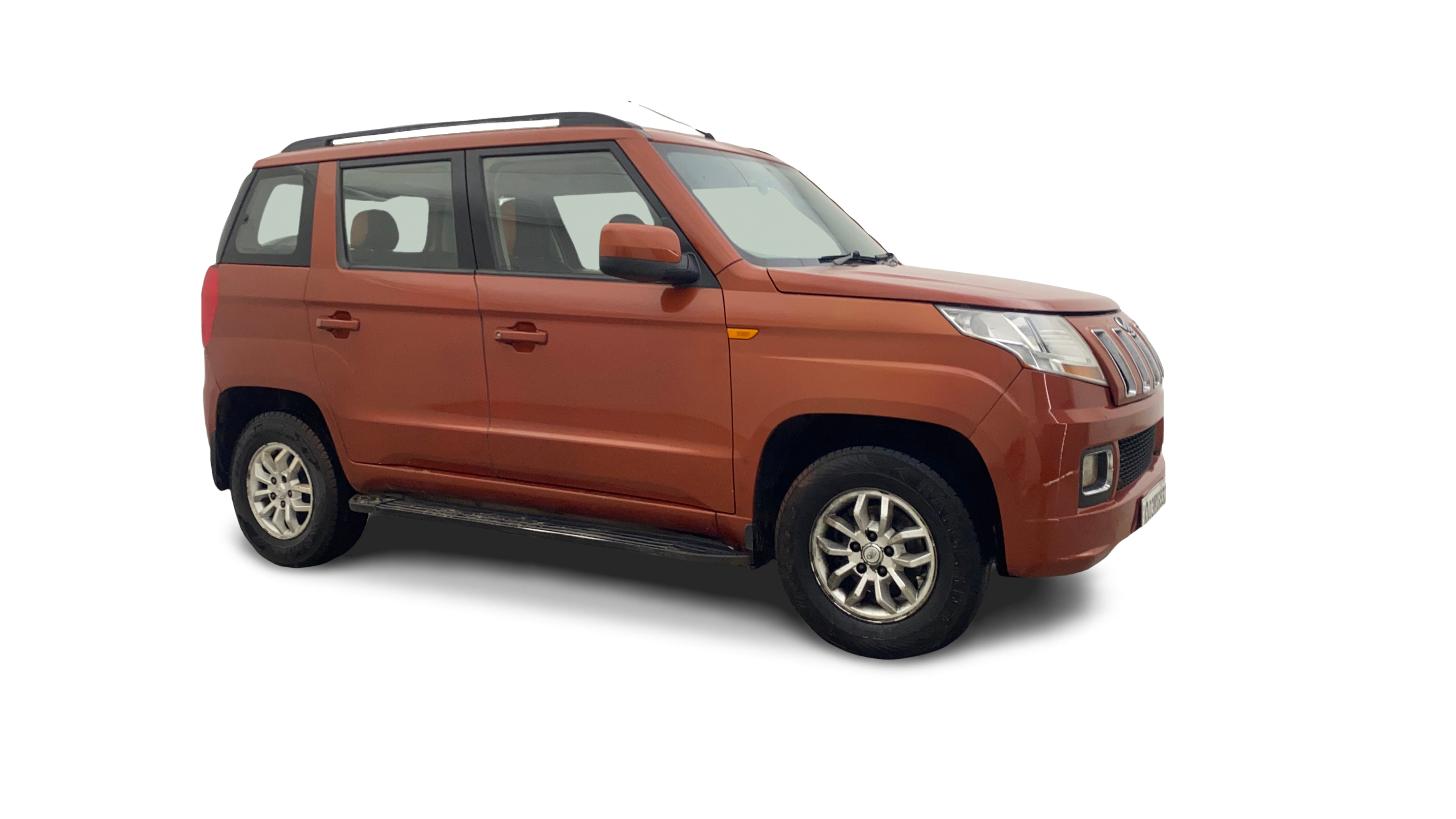Mahindra TUV300-img