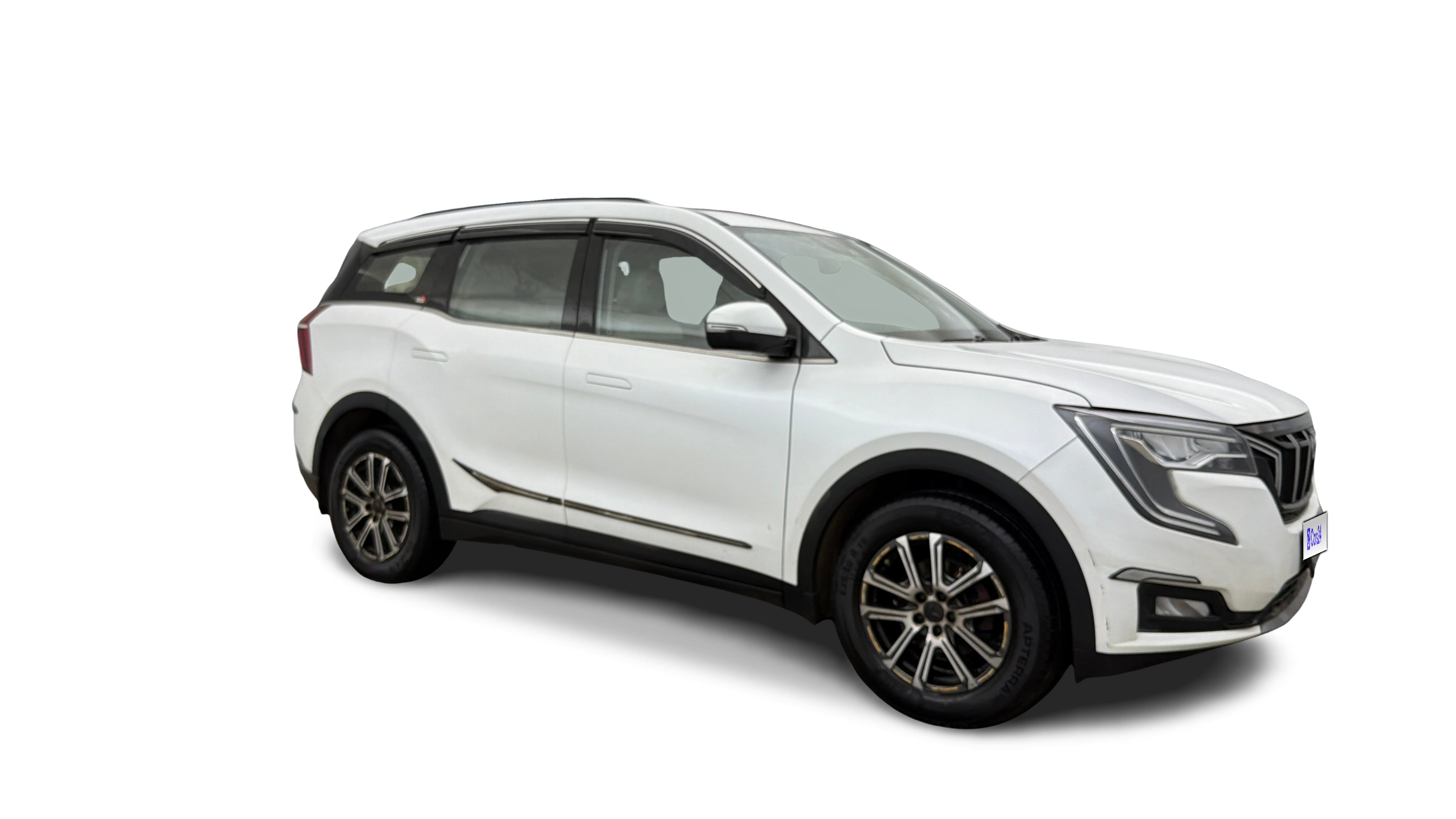 2023 Mahindra XUV700 - SUV - Petrol - Manual - ₹14.25 lakh