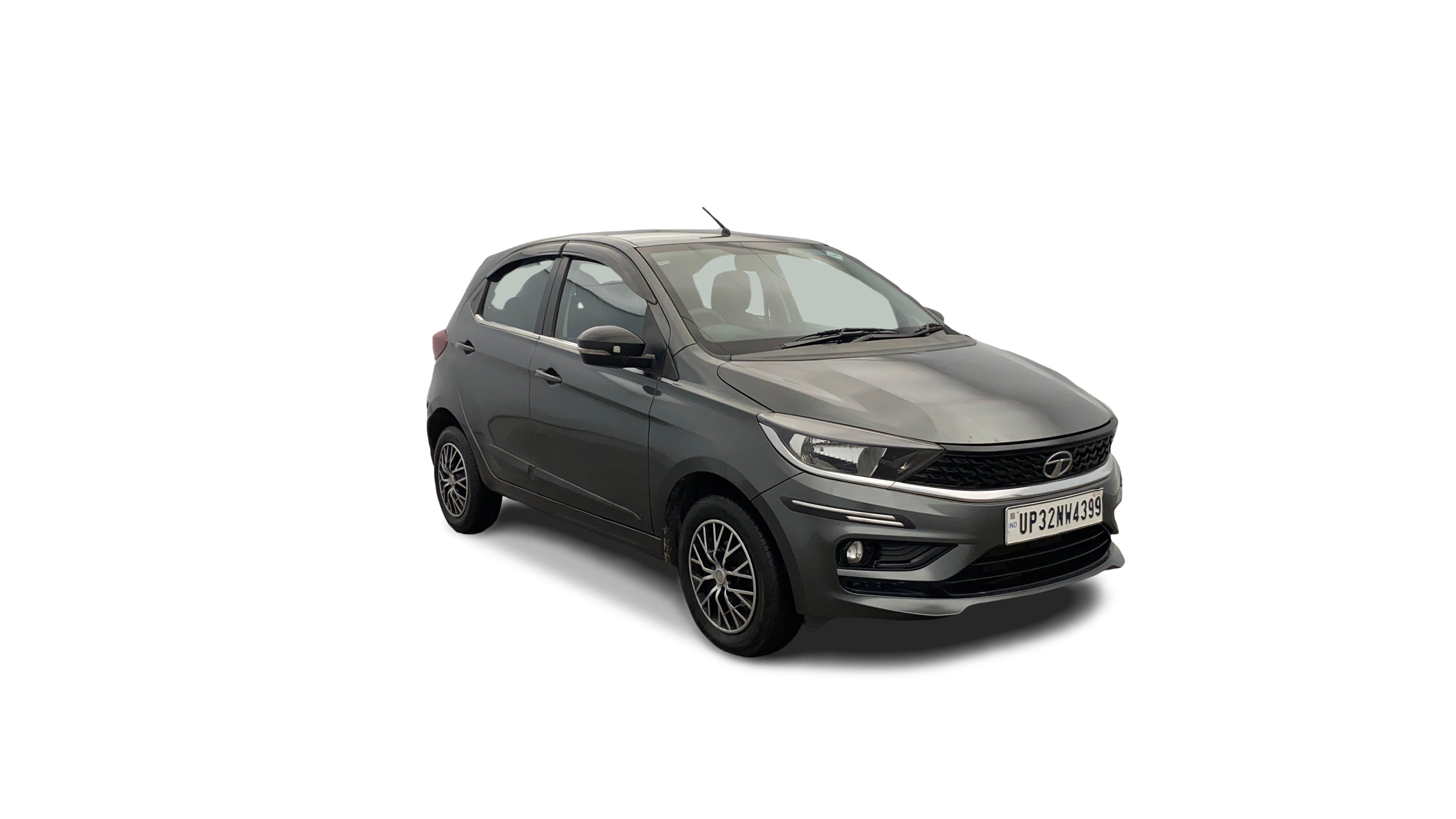 Tata Tiago-img