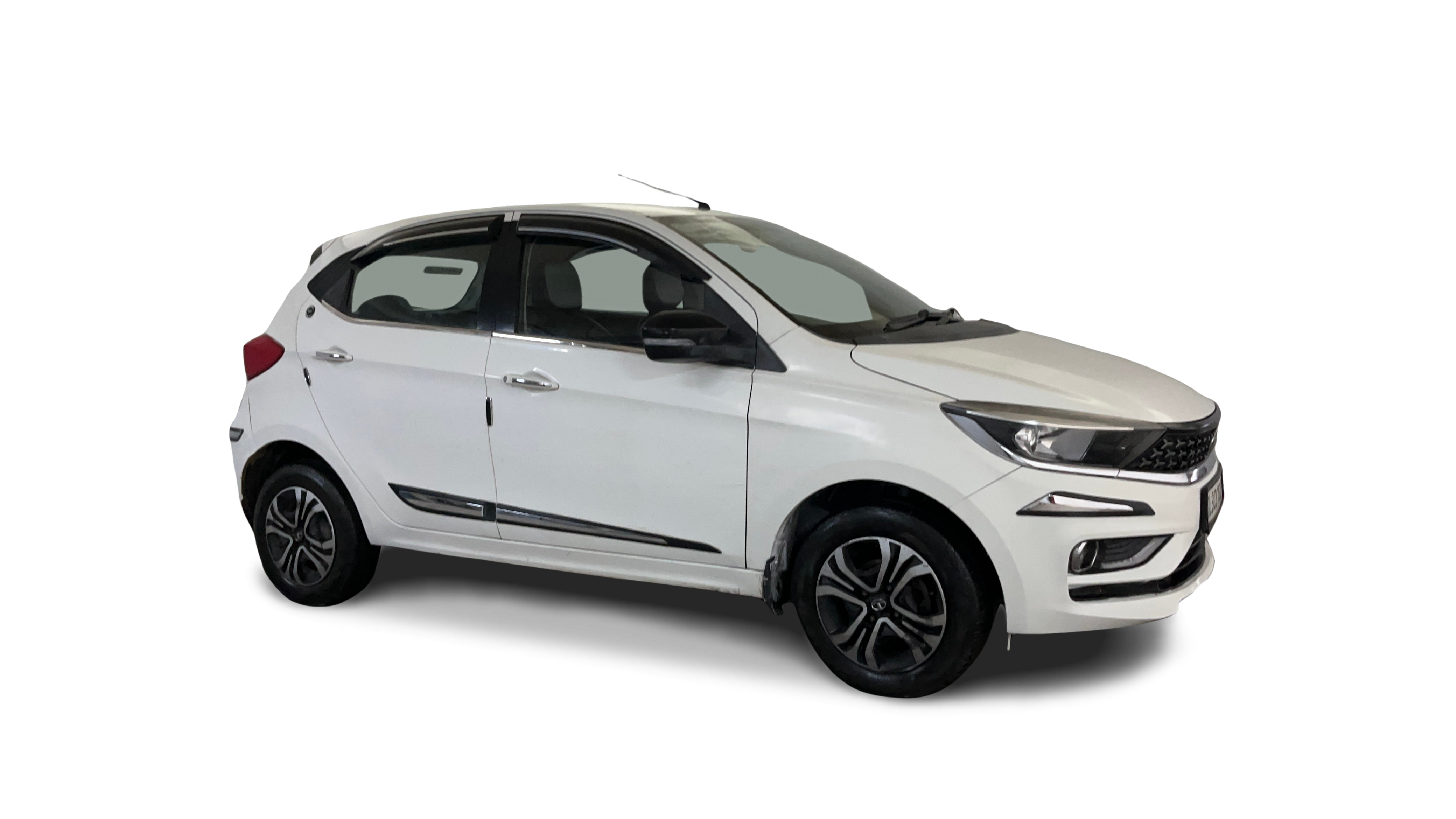 Tata Tiago-img