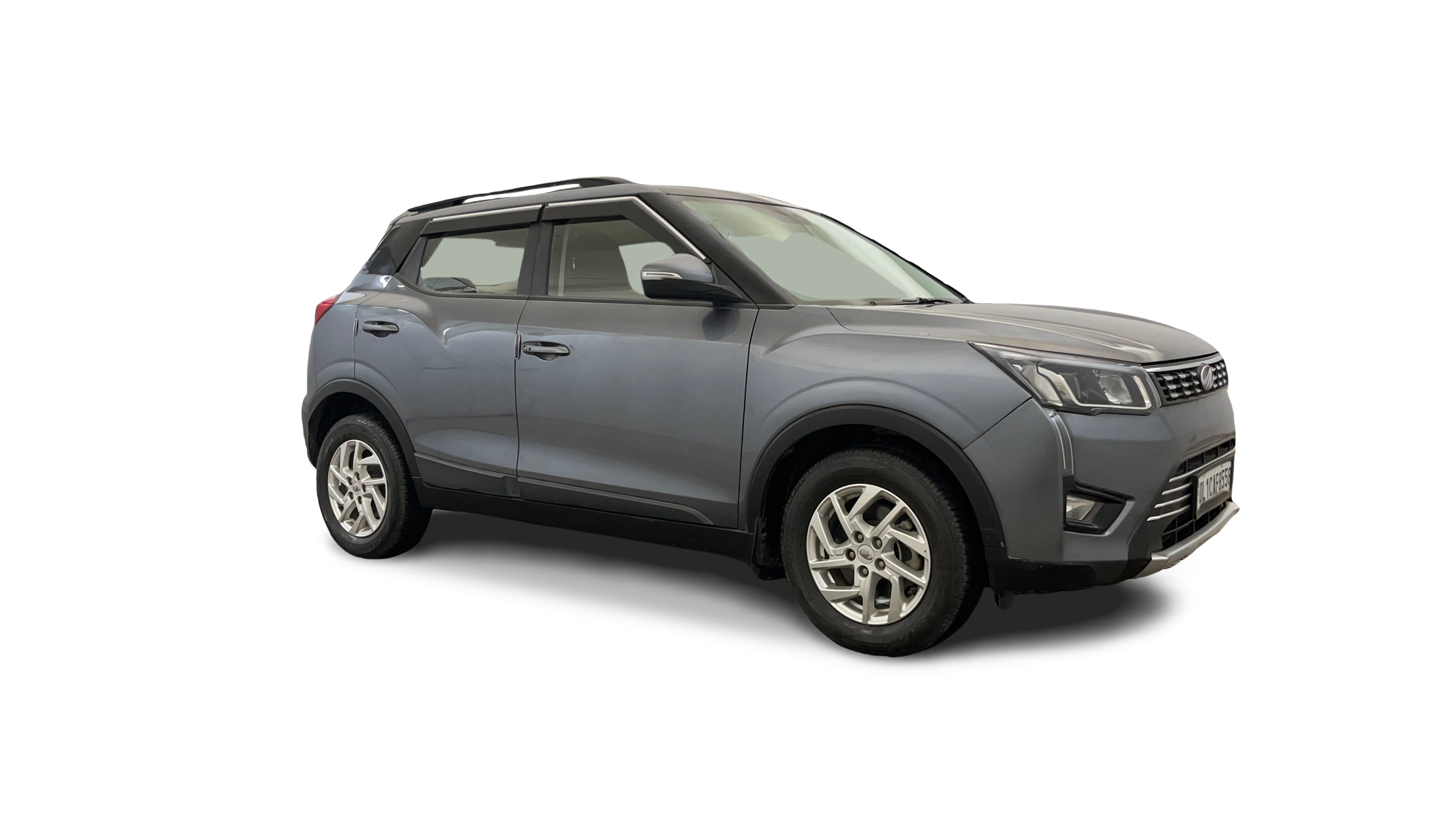 2022 Mahindra XUV300 - SUV - Diesel - Manual - ₹6.81 lakh