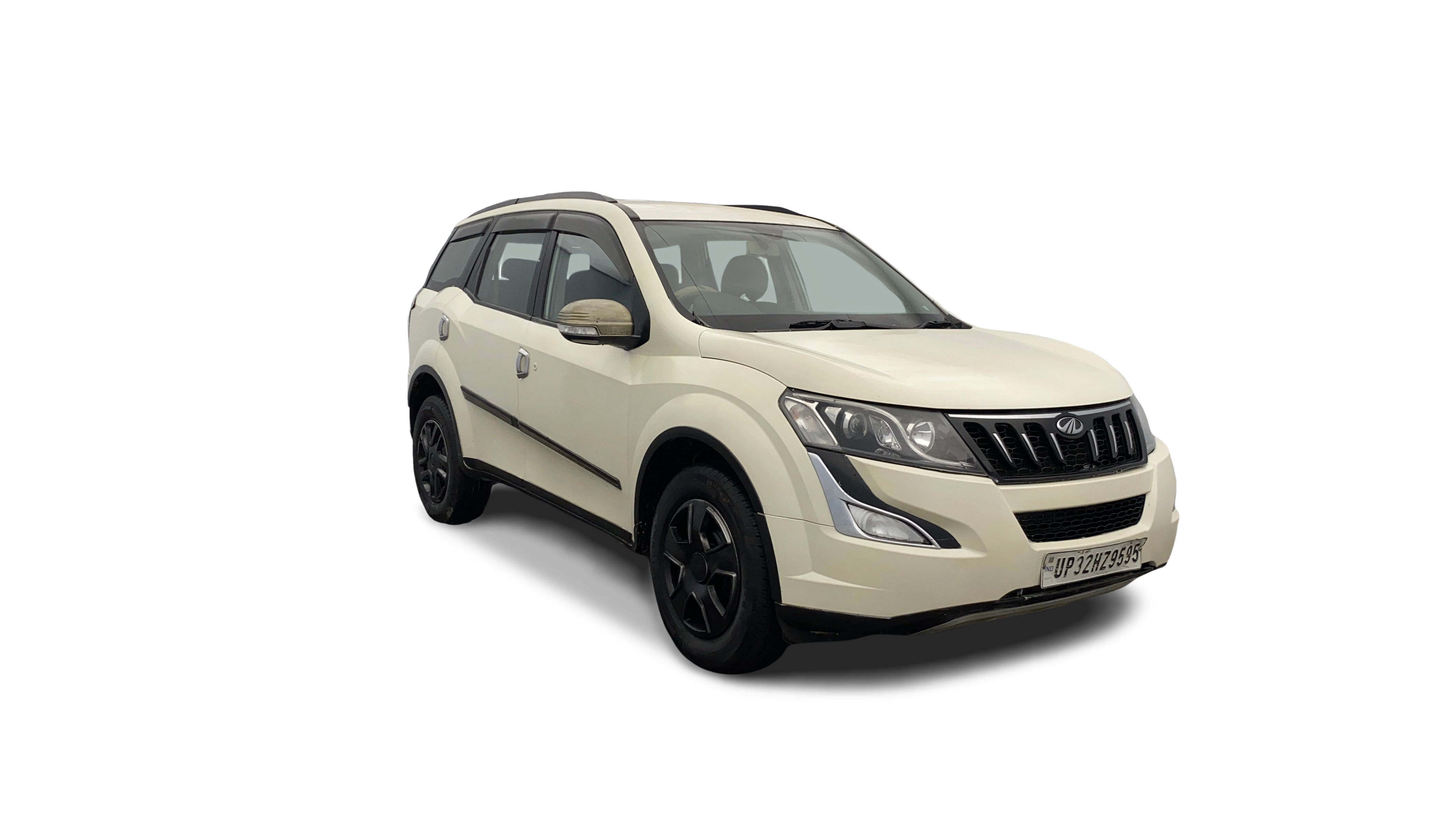Mahindra XUV500-img