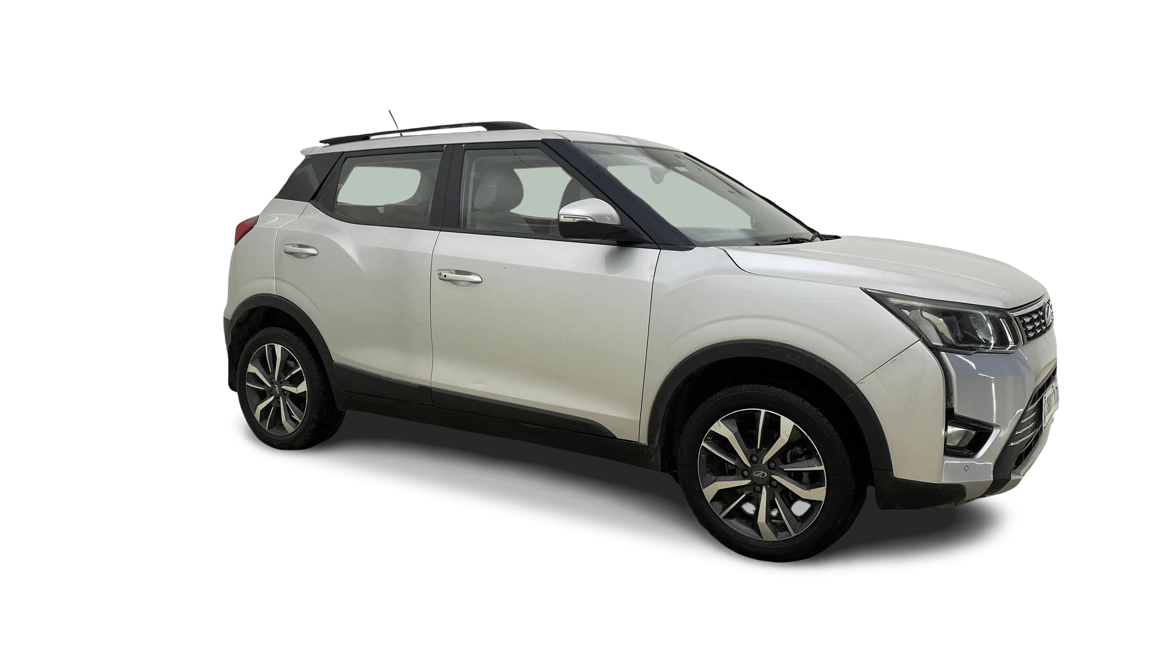 2020 Mahindra XUV300 - SUV - Diesel - Manual - ₹6.78 lakh