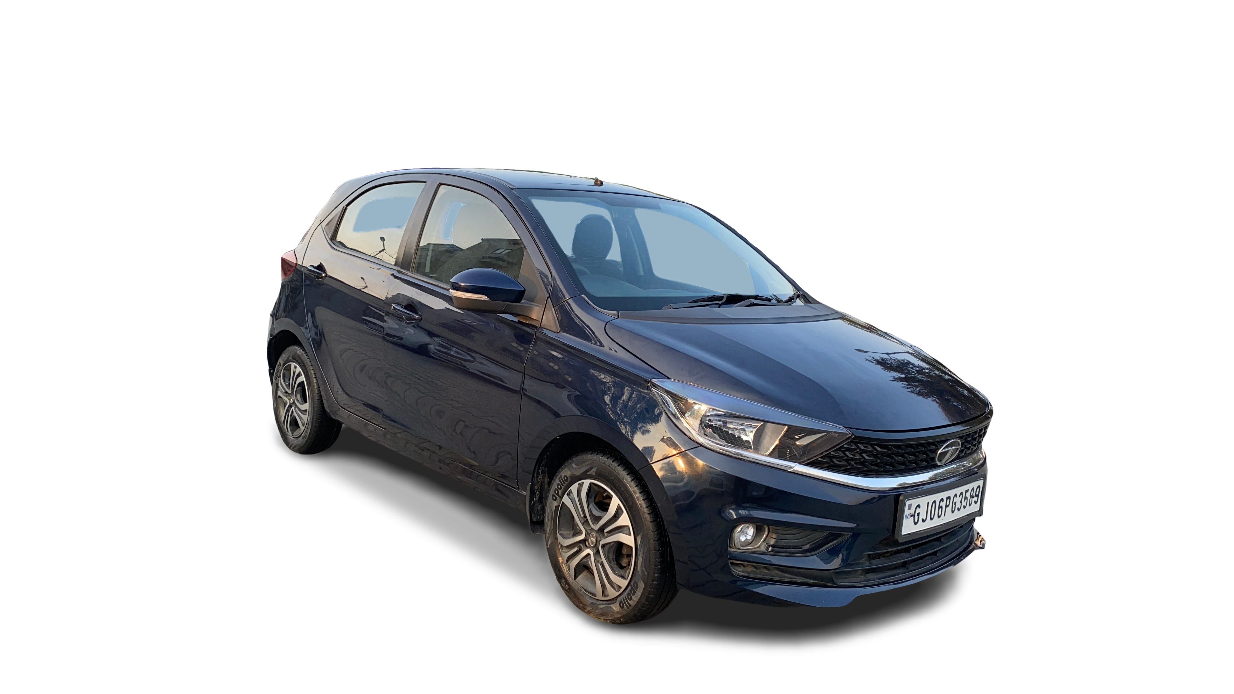 Tata Tiago-img