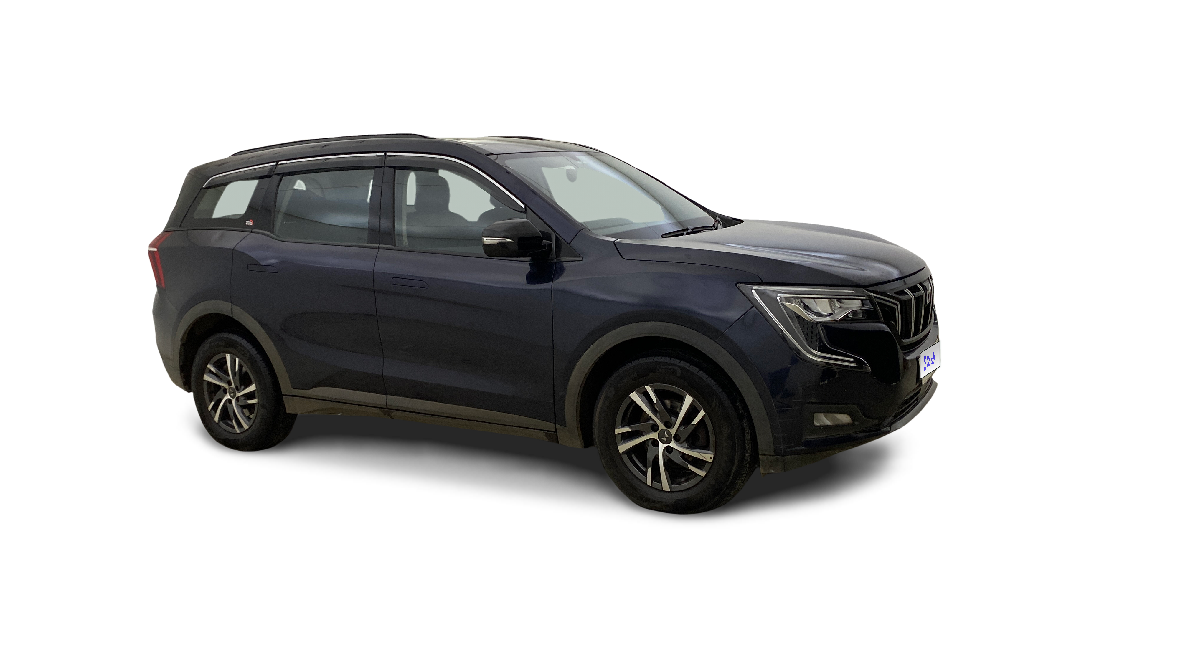 2022 Mahindra XUV700 - SUV - Petrol - Automatic - ₹15.25 lakh