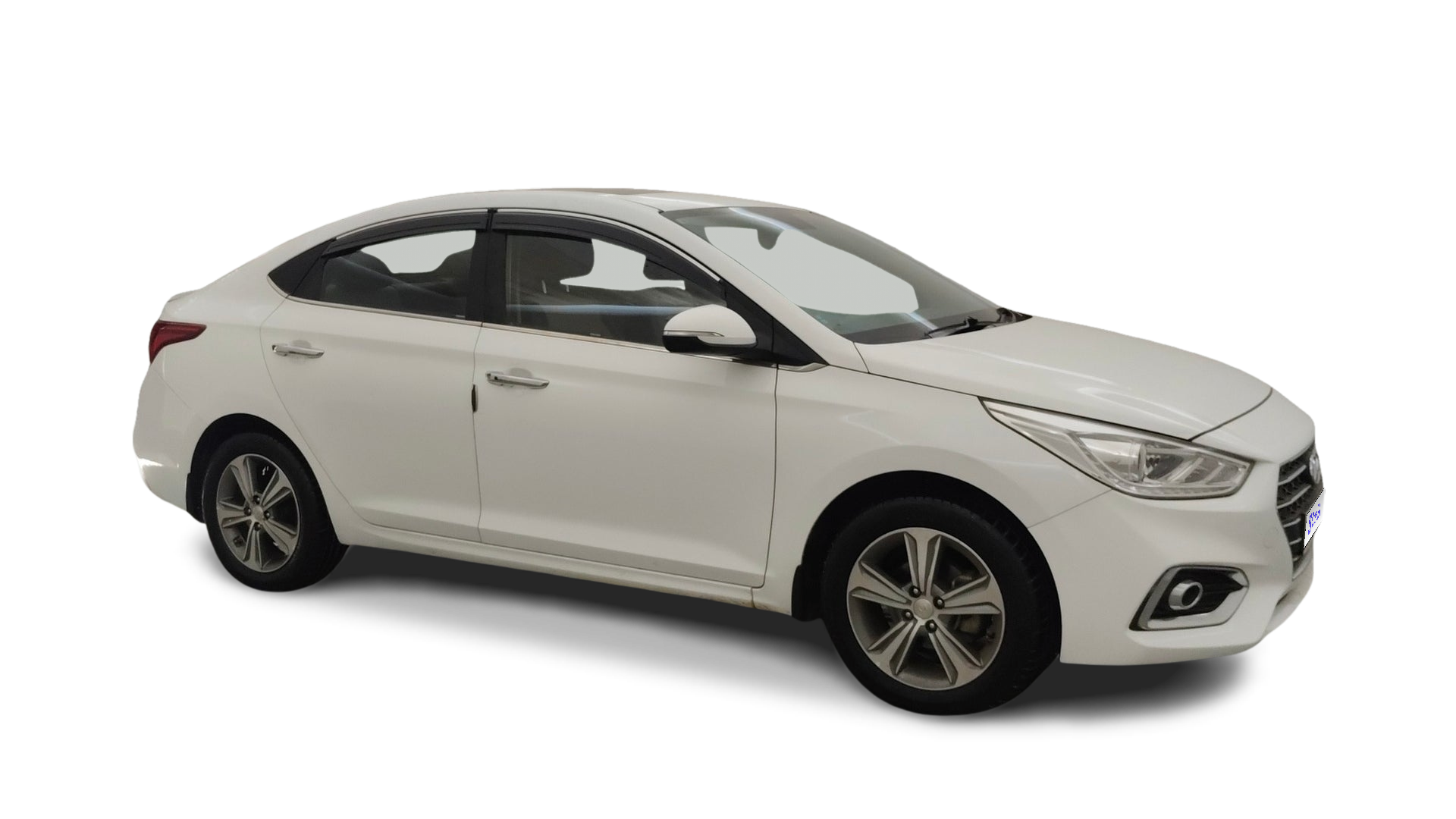 Hyundai Verna-img