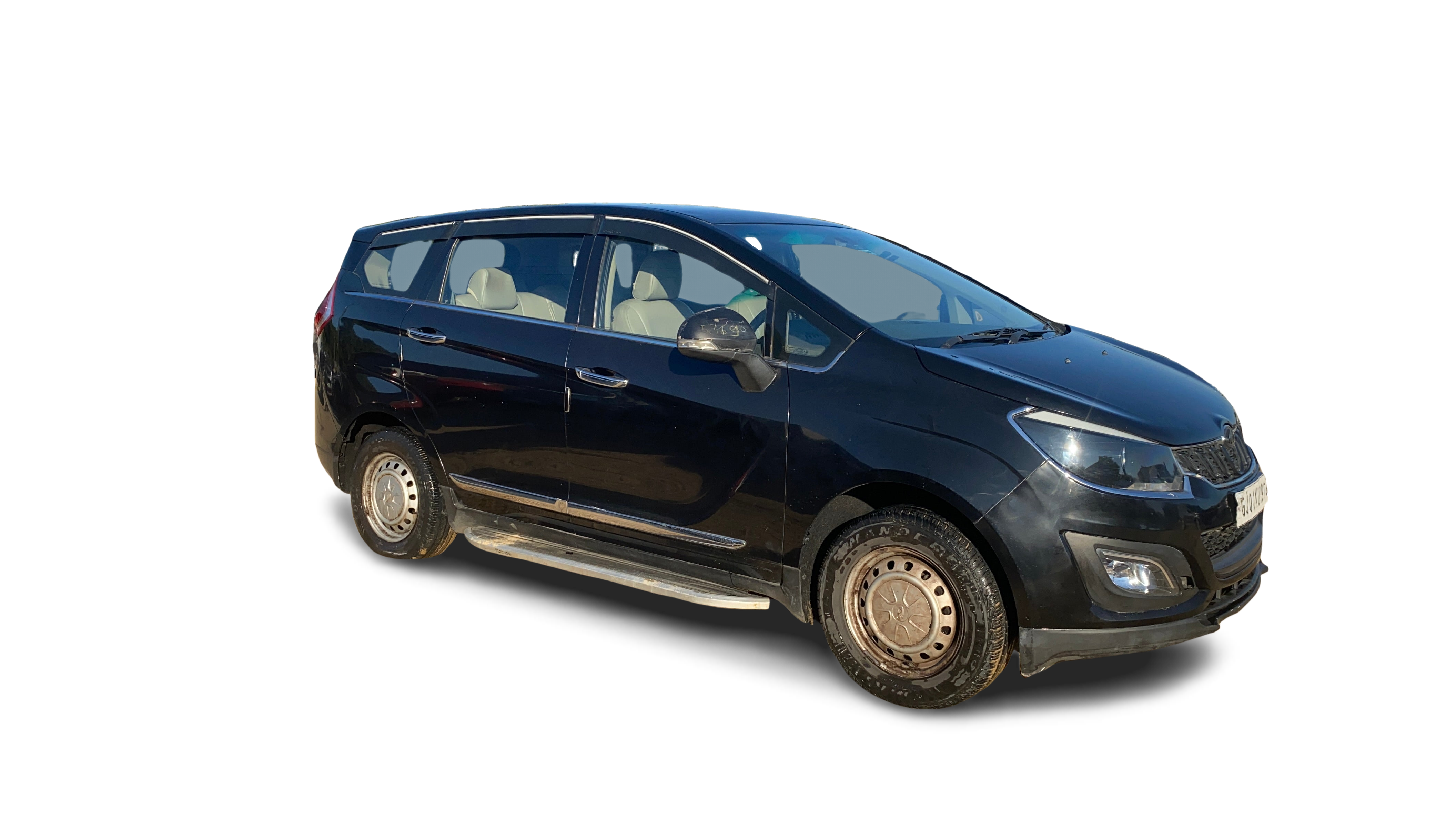 Mahindra MARAZZO-img