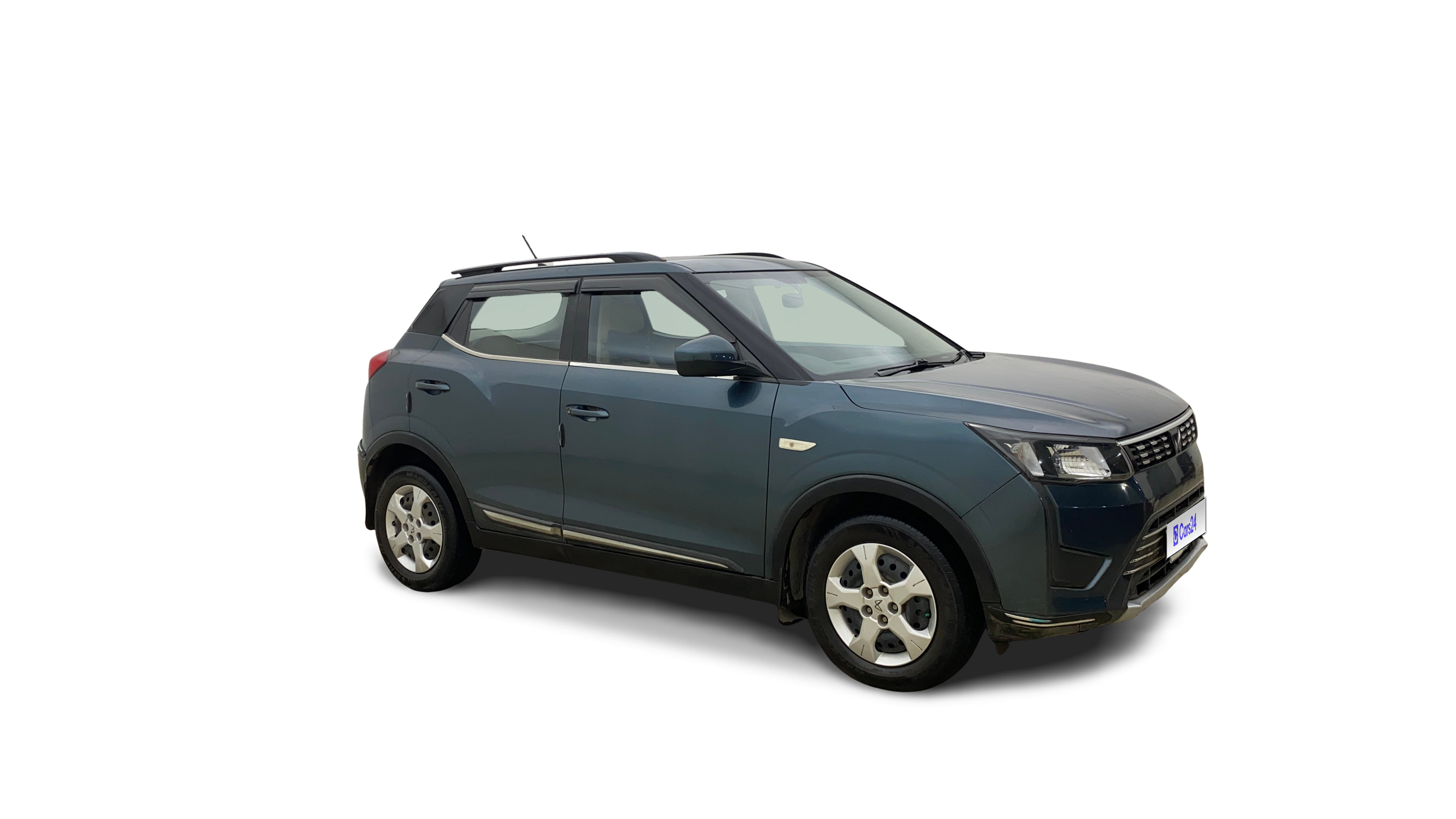 2022 Mahindra XUV300 - SUV - Diesel - Manual - ₹8.41 lakh