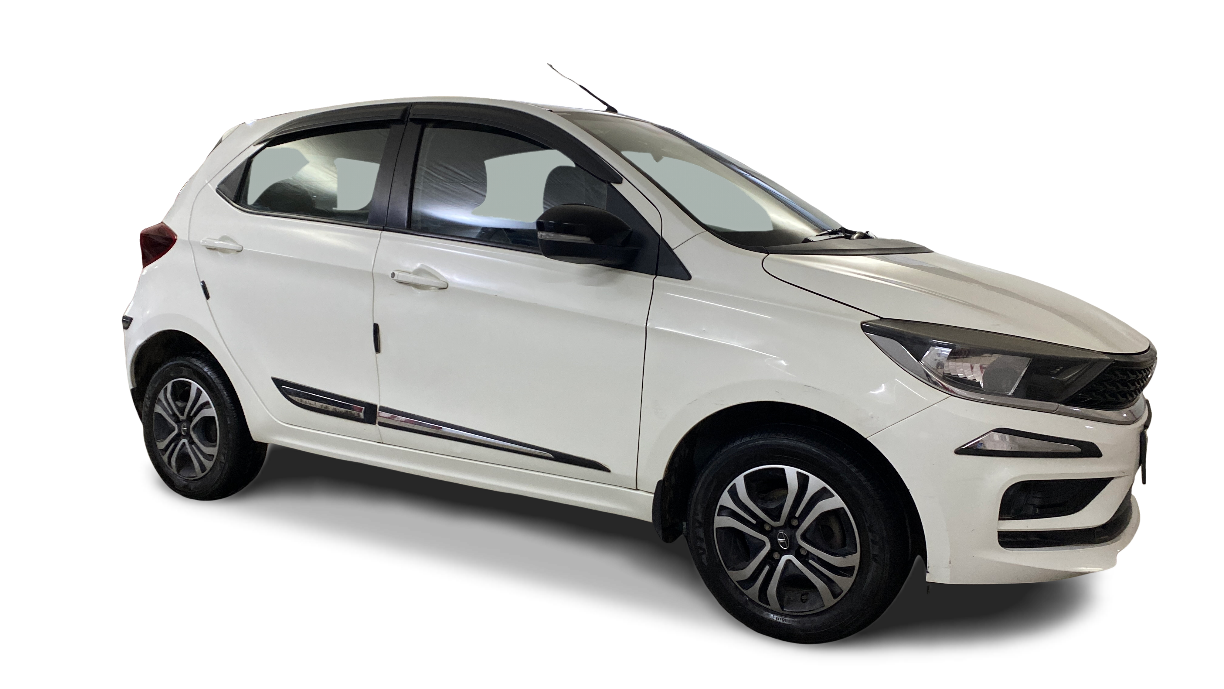 2023 Tata Tiago - Hatchback - CNG - Manual - ₹4.94 lakh