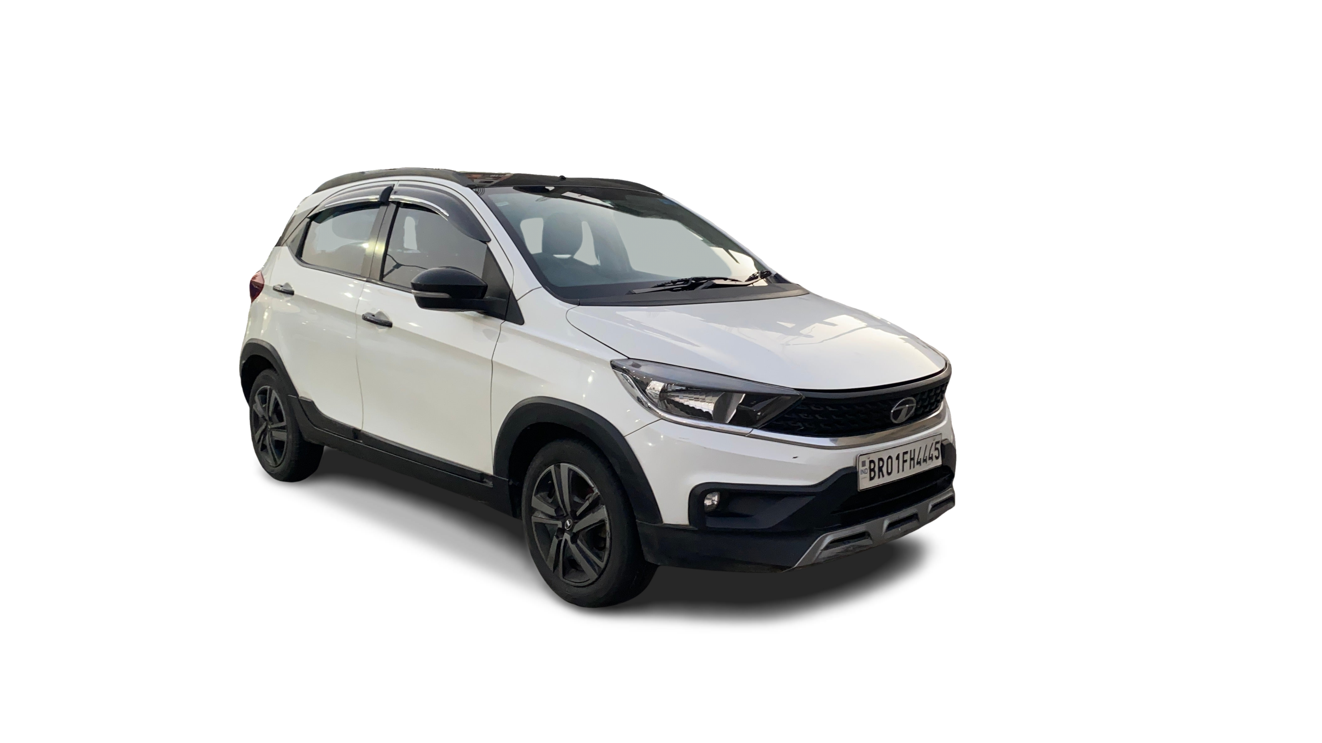 Tata TIAGO NRG-img