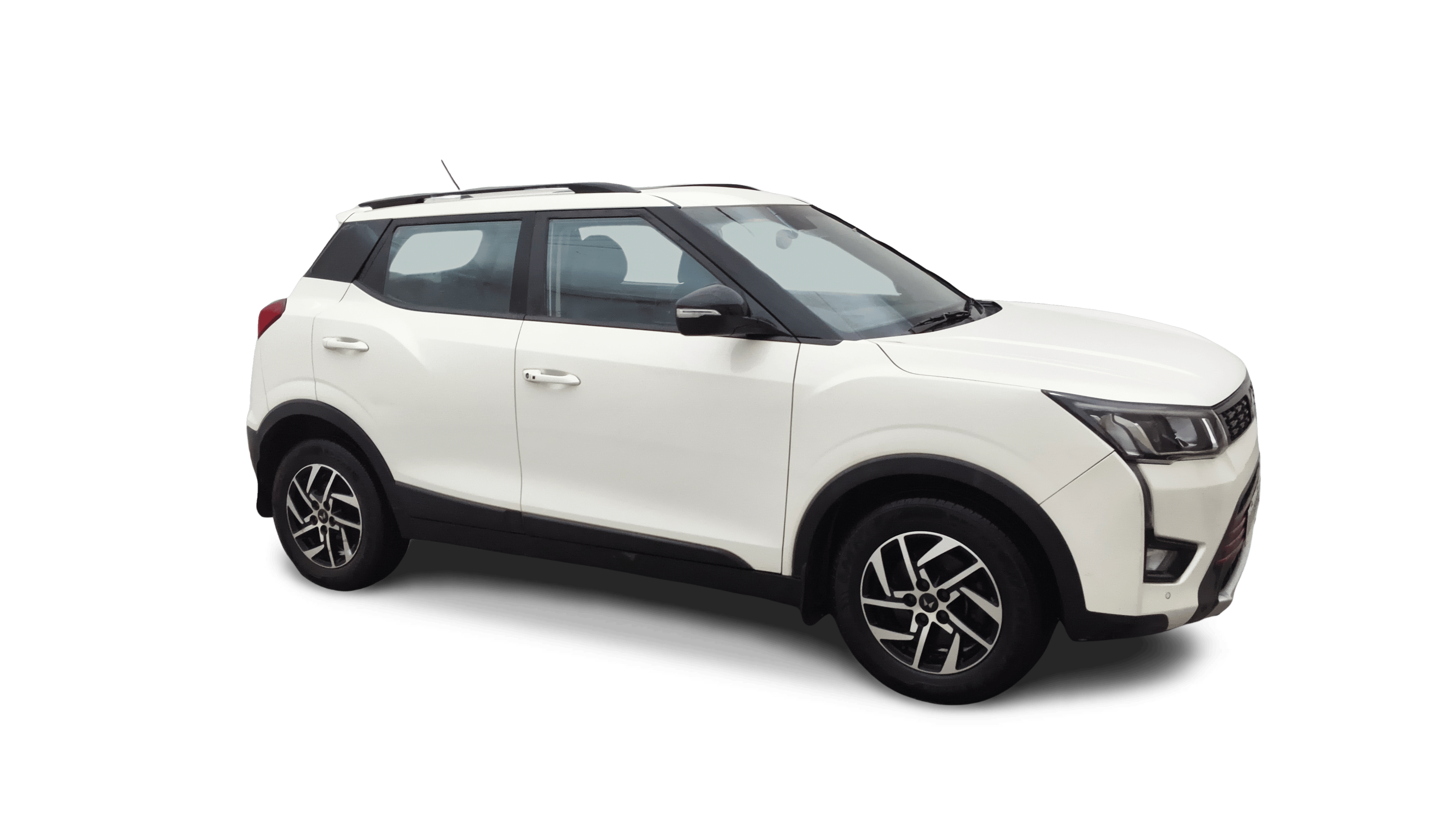 2023 Mahindra XUV300 - SUV - Petrol - Manual - ₹8.80 lakh