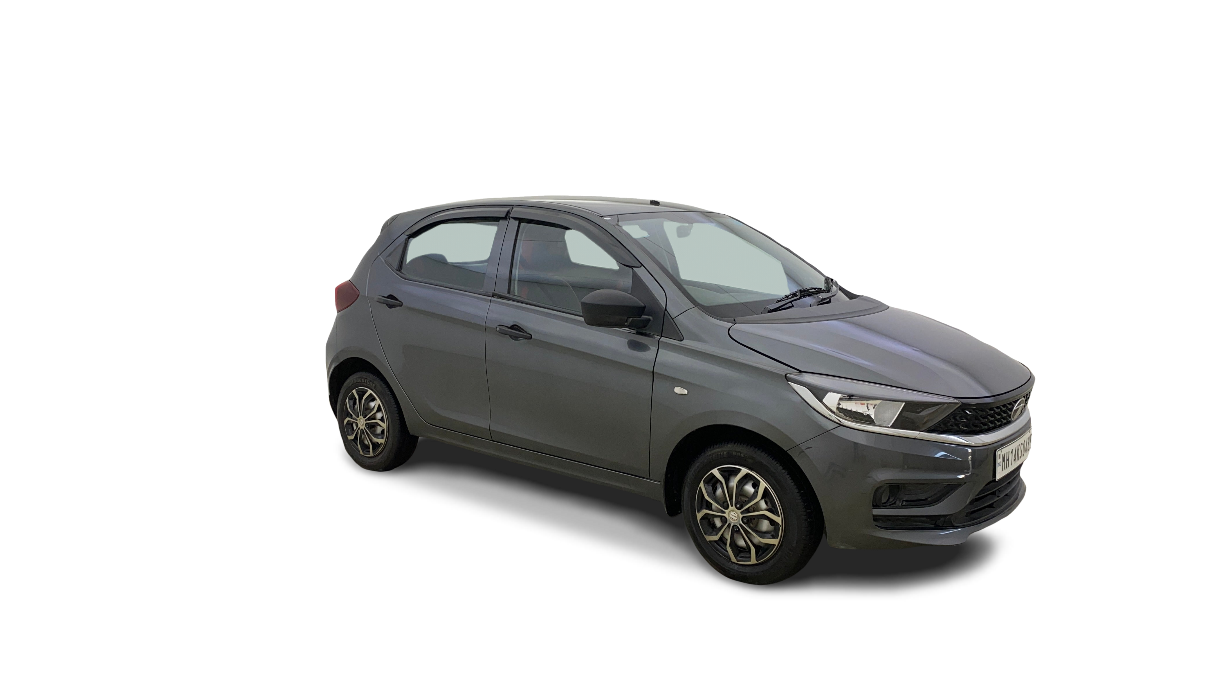 Tata Tiago-img