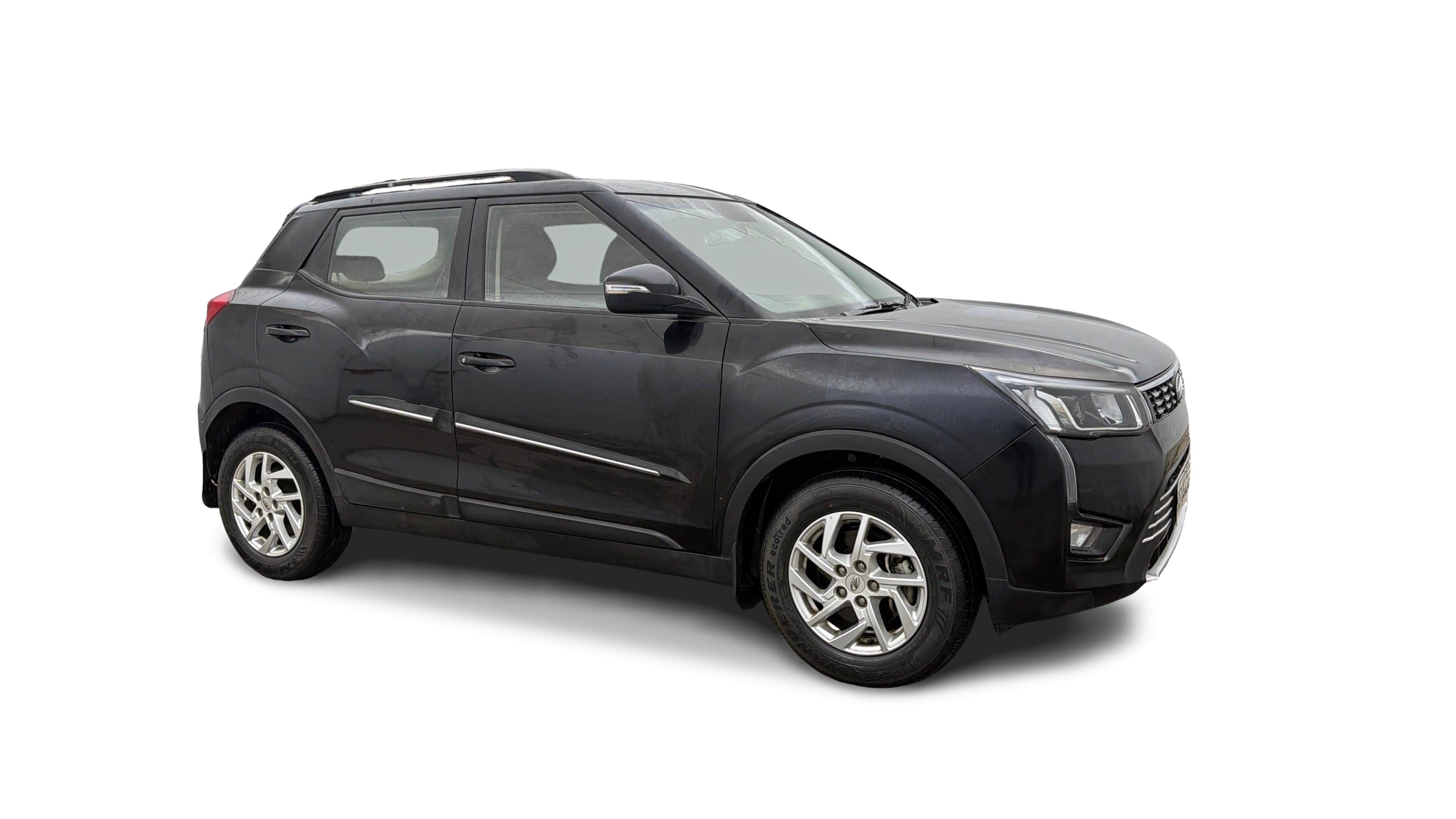 2022 Mahindra XUV300 - SUV - Petrol - Manual - ₹7.03 lakh