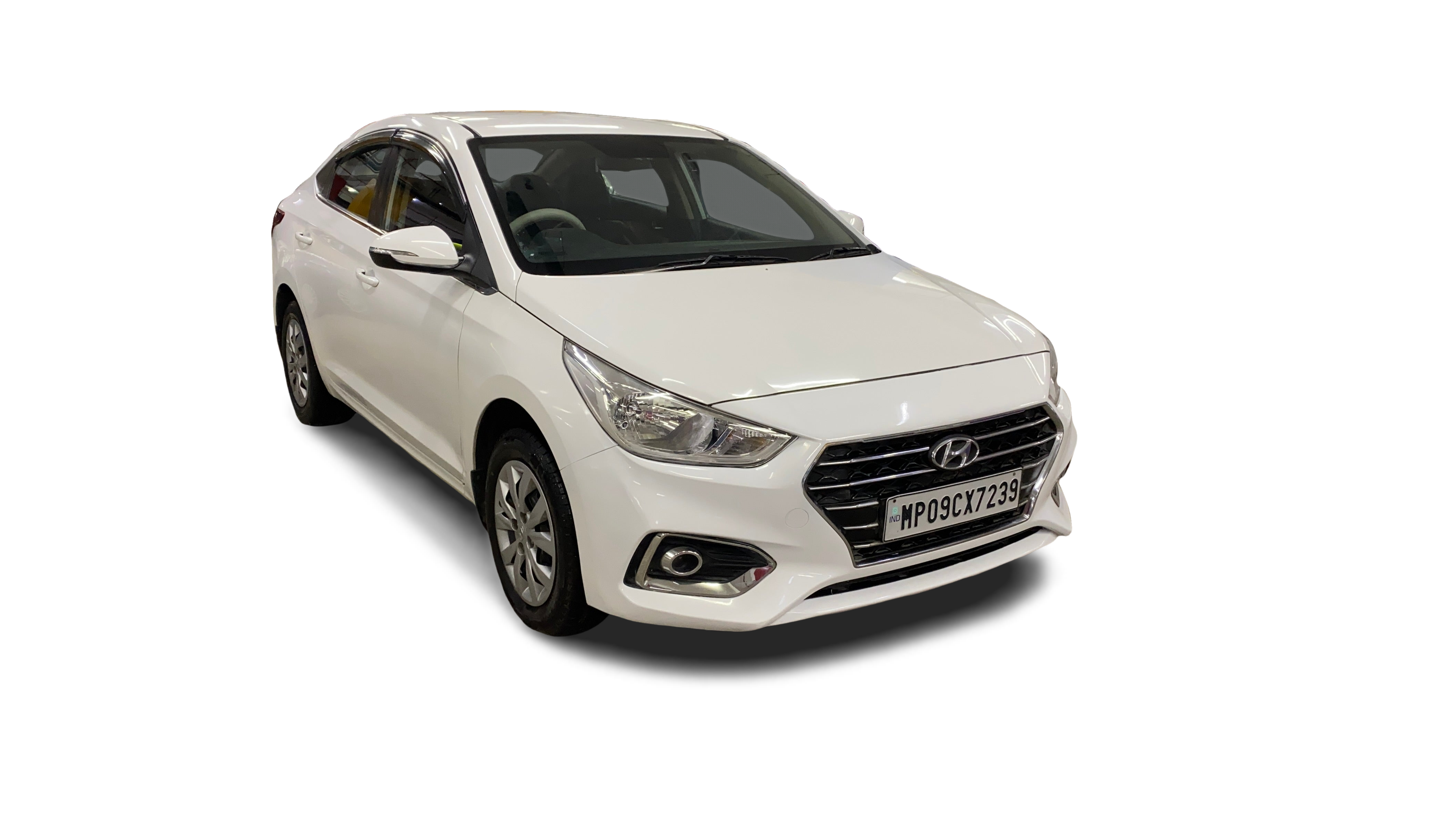 Hyundai Verna-img