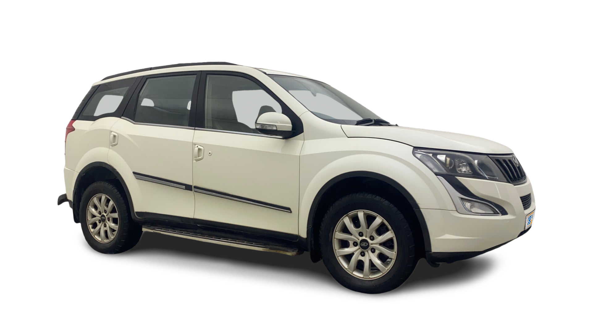 Mahindra XUV500-img
