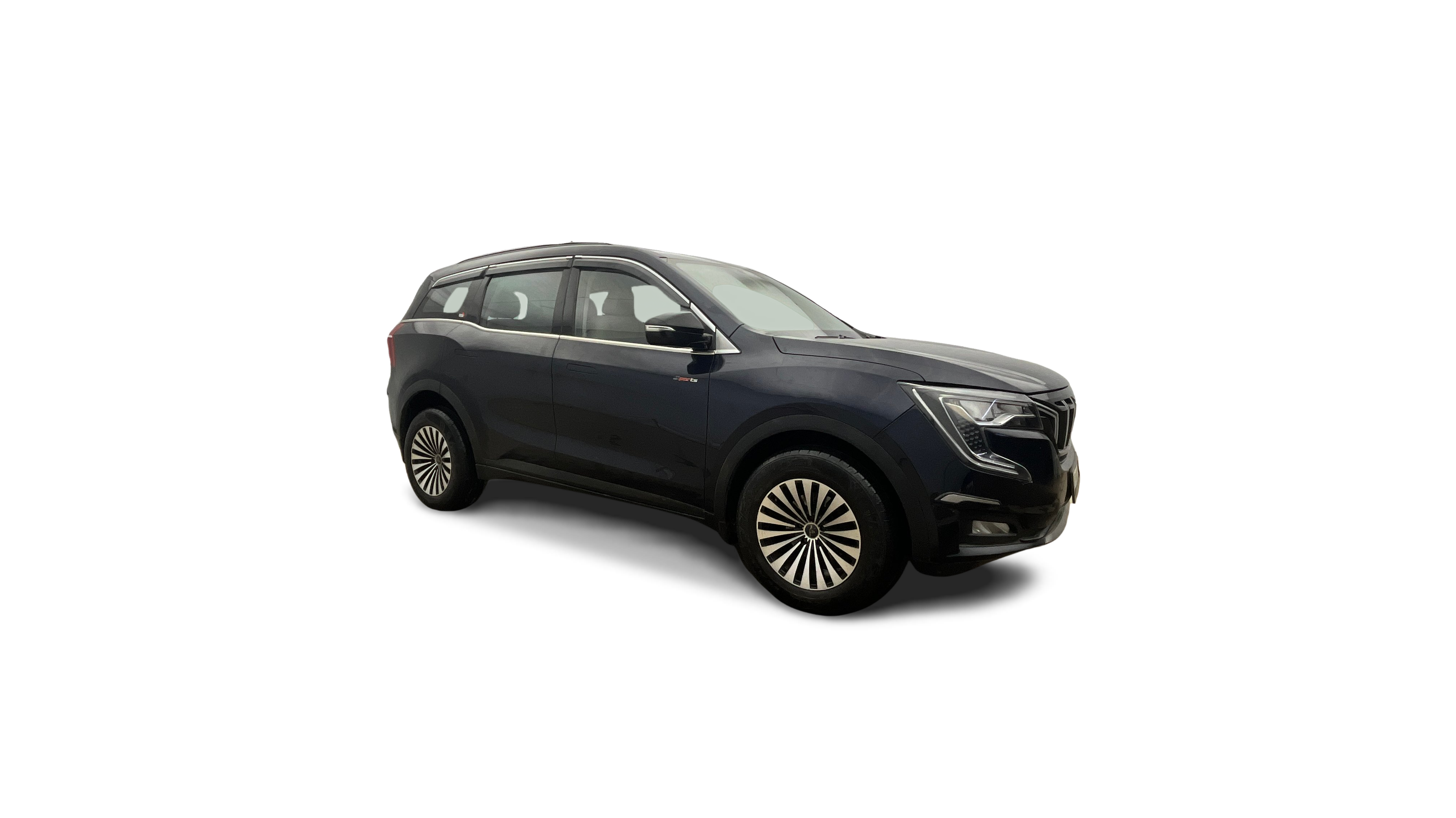 2022 Mahindra XUV700 - SUV - Petrol - Automatic - ₹13.11 lakh