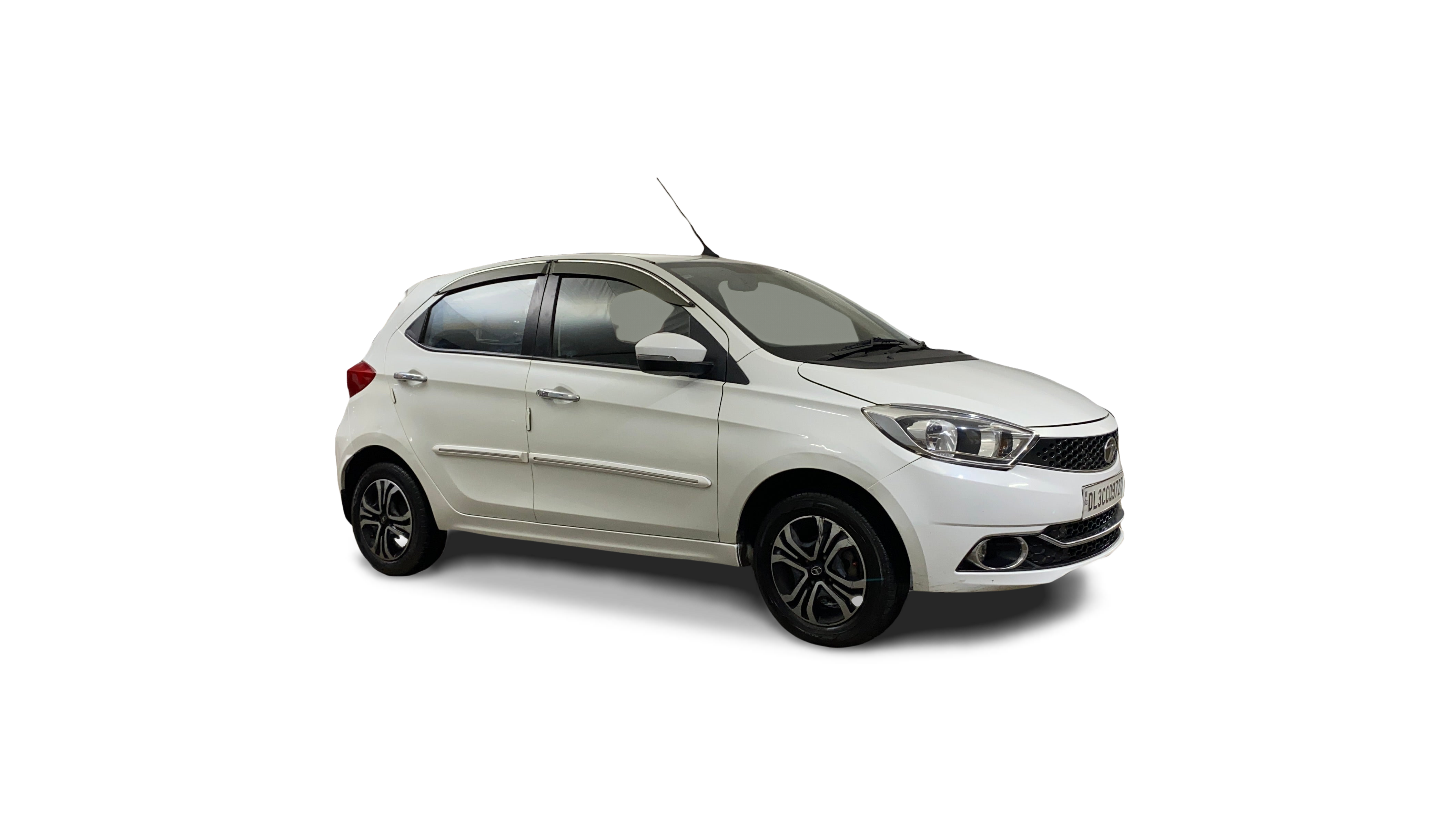 2019 Tata Tiago - Hatchback - Petrol - Manual - ₹3.51 lakh