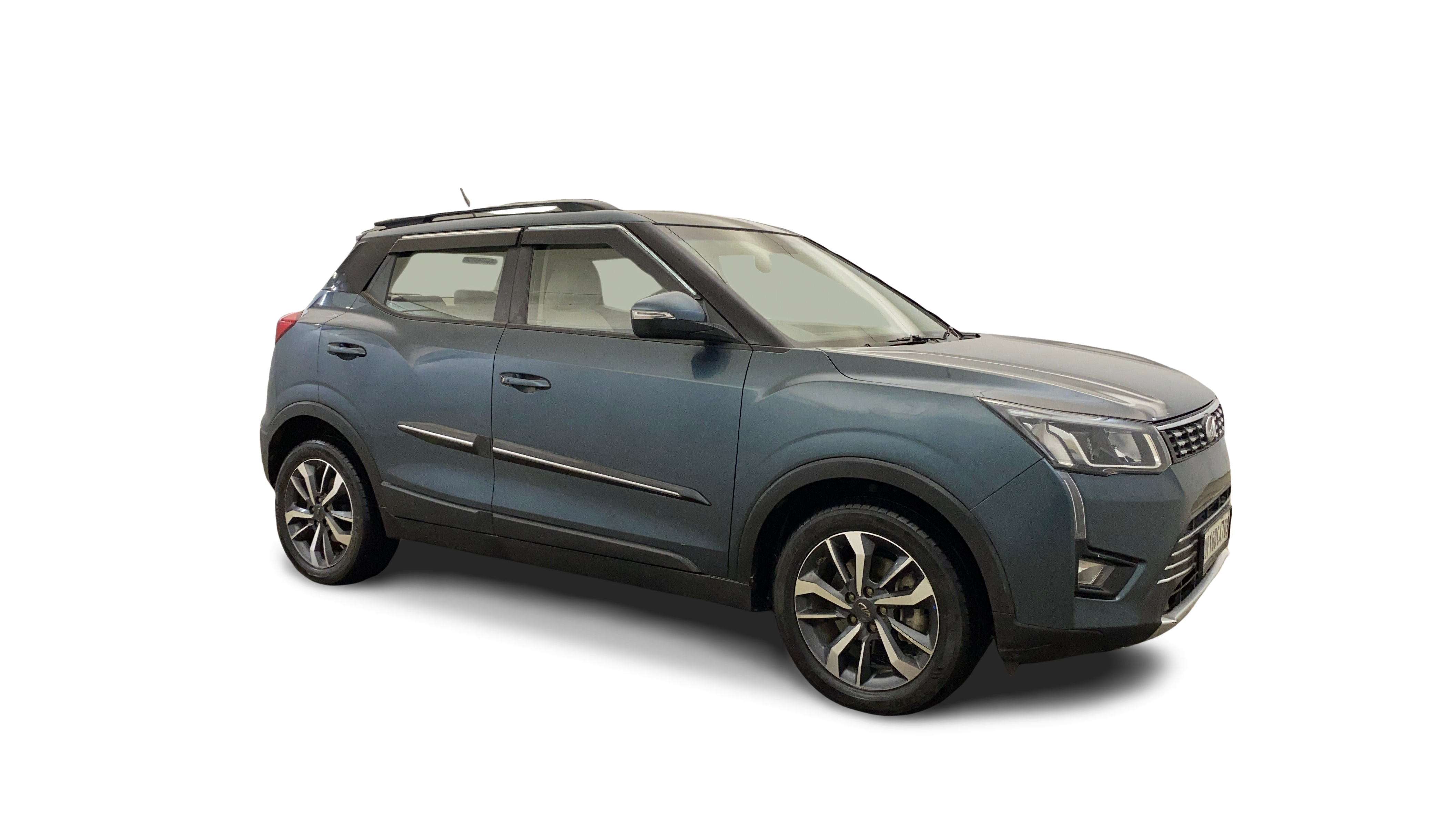 2022 Mahindra XUV300 - SUV - Petrol - Automatic - ₹6.94 lakh