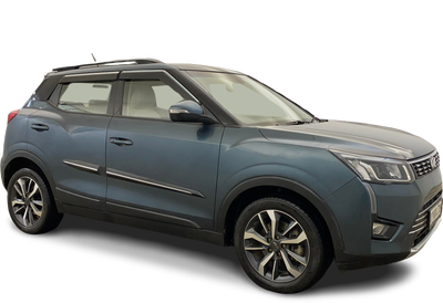 Mahindra XUV300-img