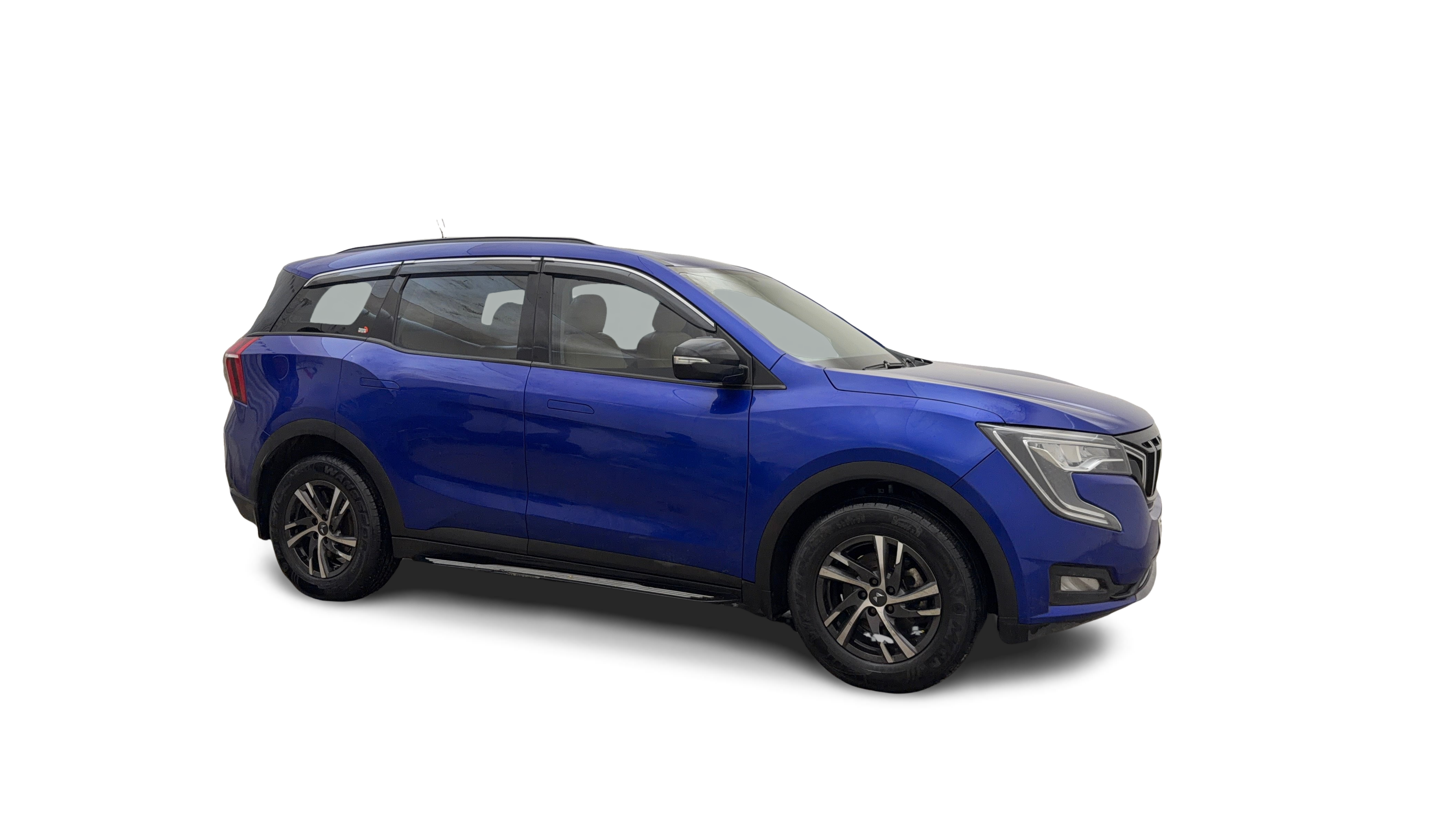 2022 Mahindra XUV700 - SUV - Petrol - Manual - ₹12.84 lakh