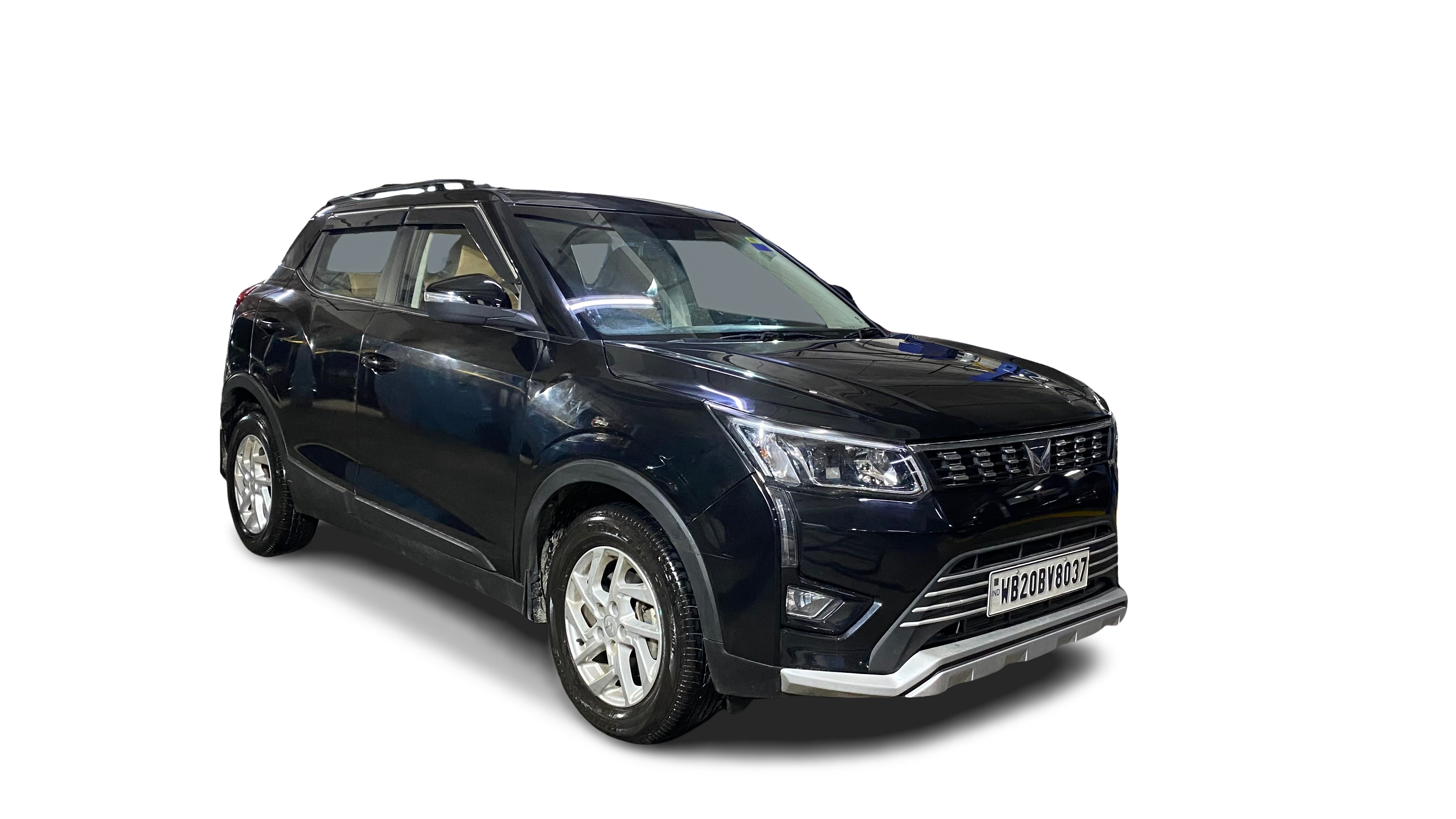 2024 Mahindra XUV300 - SUV - Petrol - Manual - ₹8.72 lakh