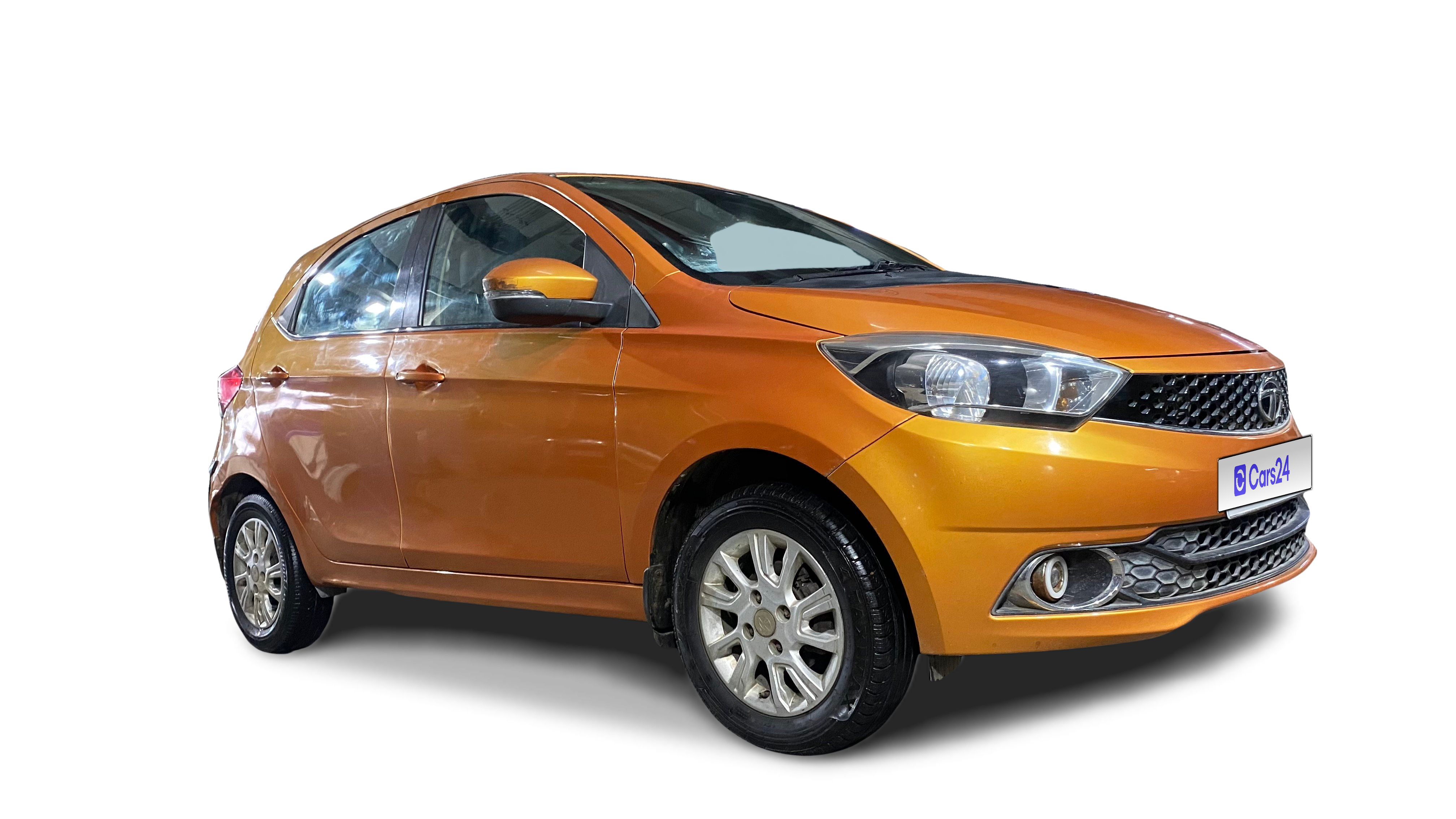 2018 Tata Tiago - Hatchback - Petrol - Manual - ₹2.90 lakh